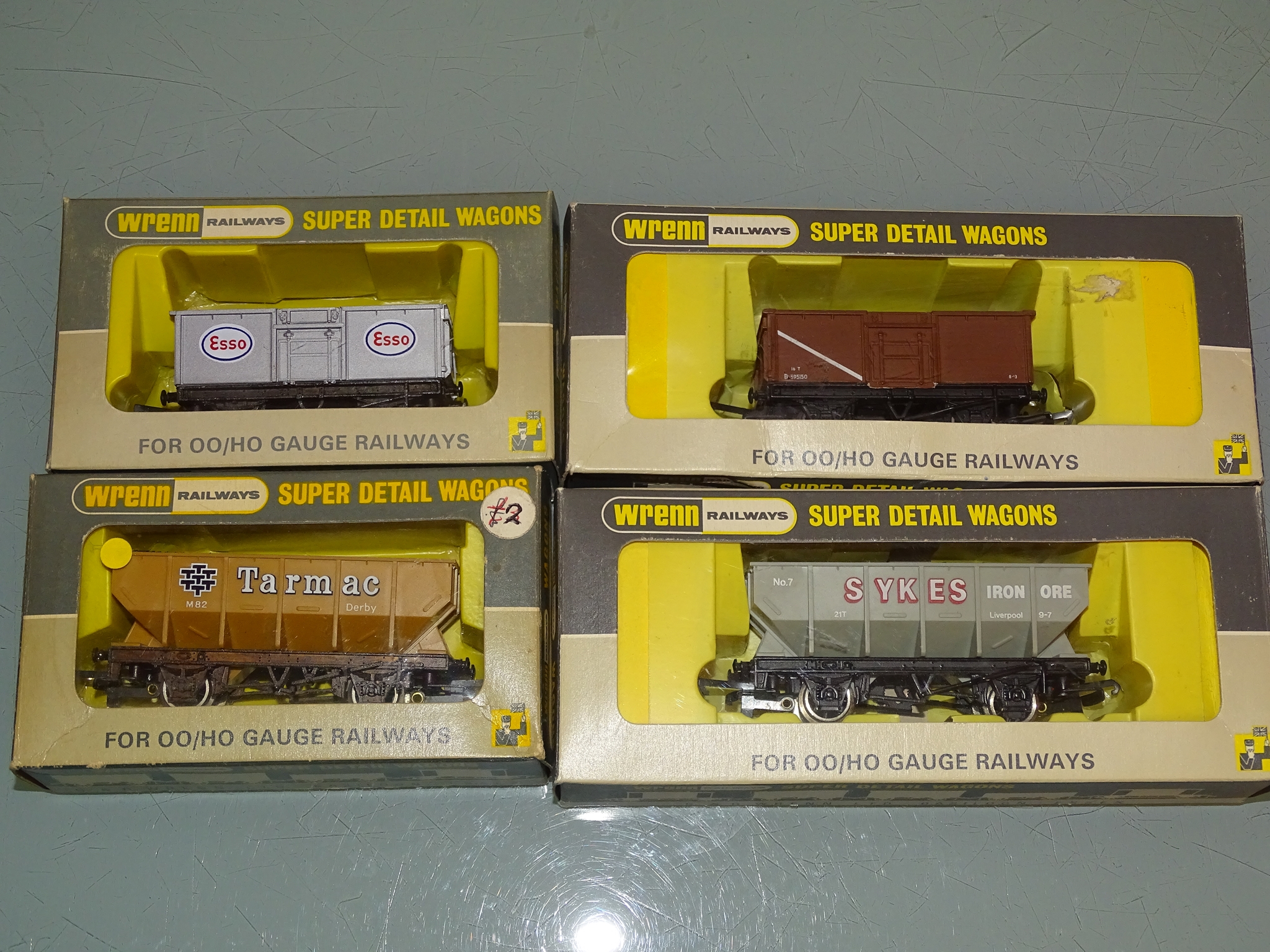 A group of rarer WRENN Railways wagons to include: W5051/A 'Esso' mineral wagon, W4655 16 ton