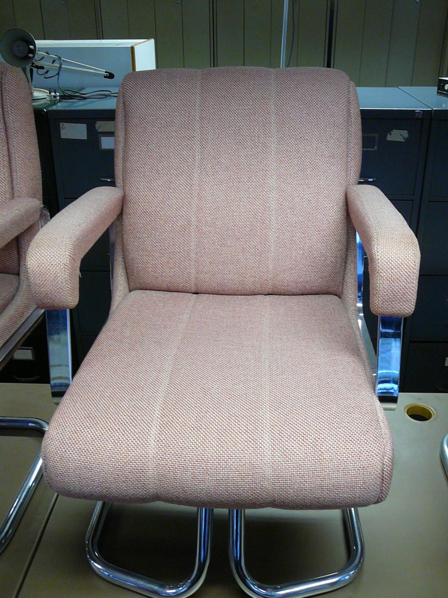 Office reception chair with arms