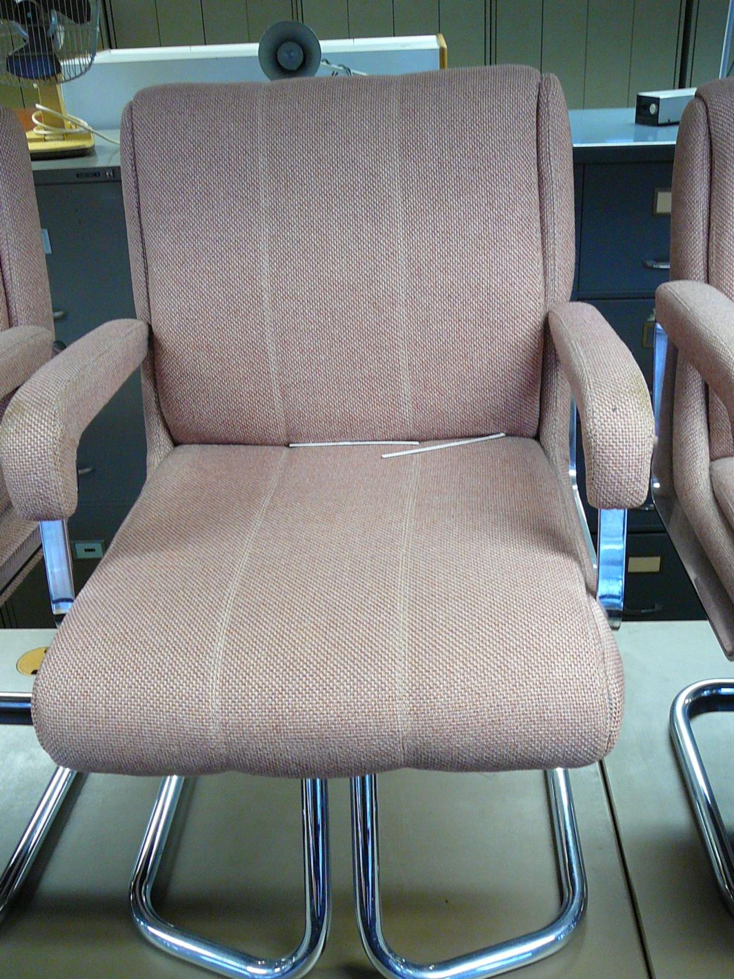 Office reception chair with arms