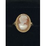 9ct gold cameo set ring (sz Q.5)