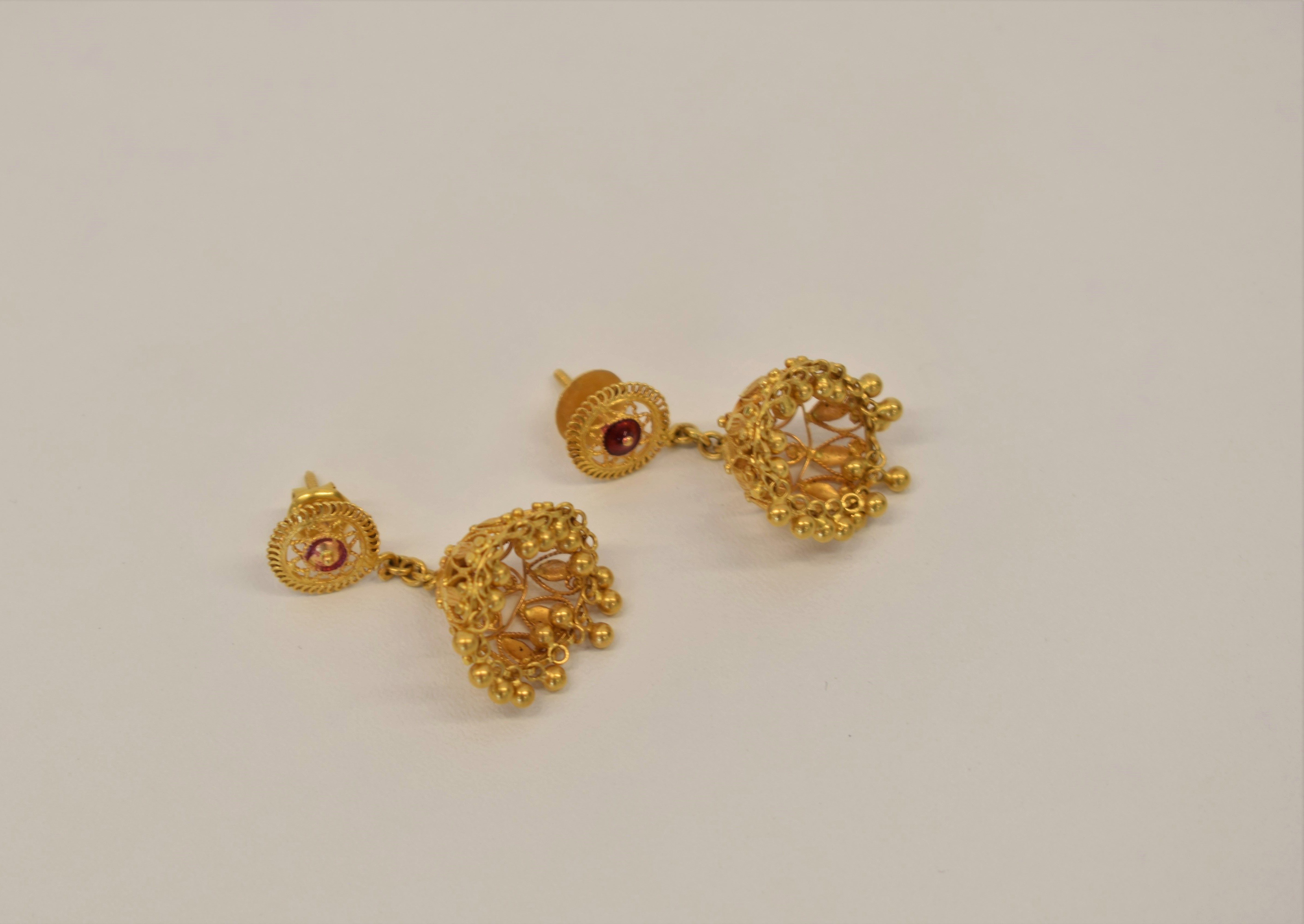 22ct gold non-hallmarked drop earrings