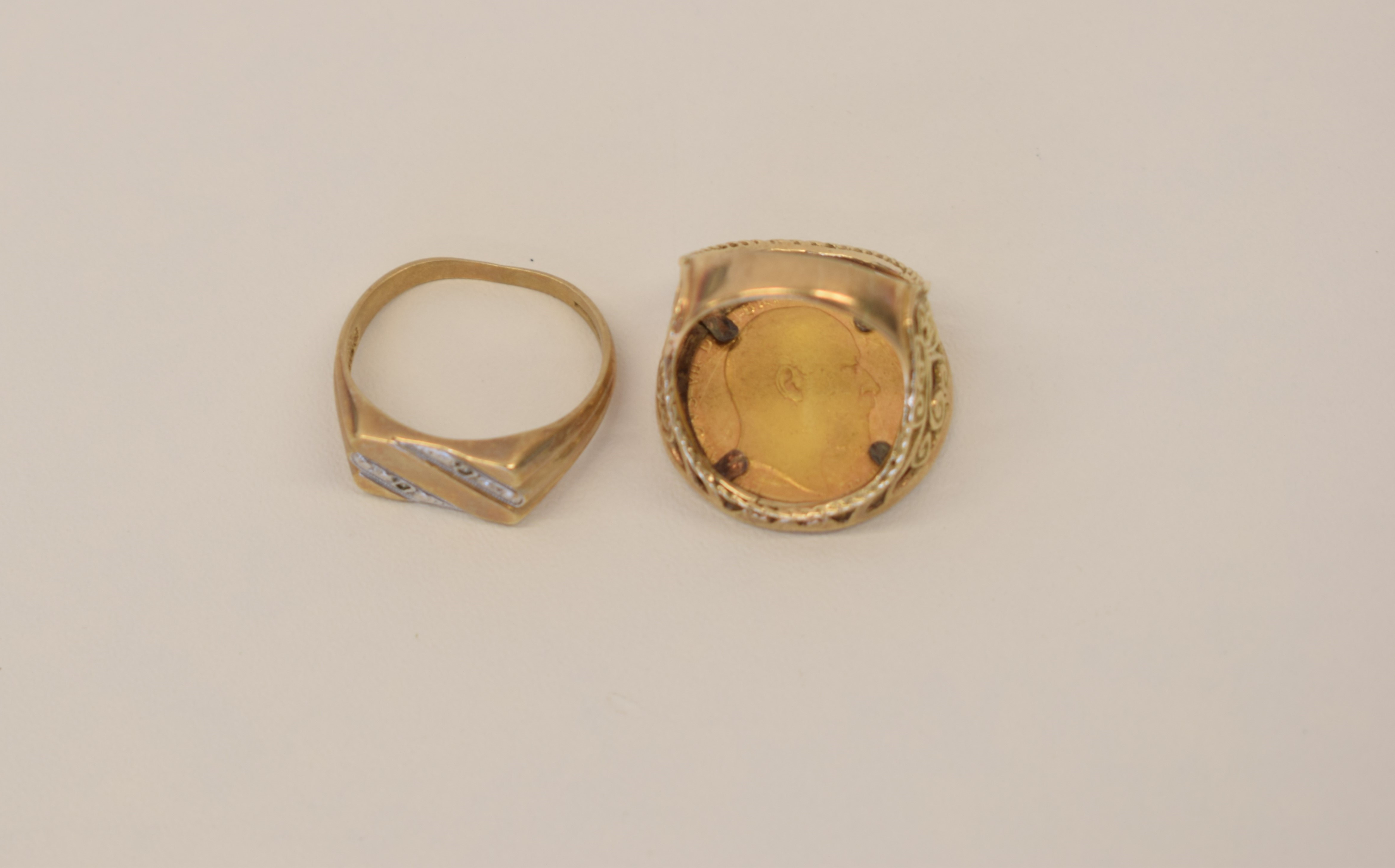 Miscellaneous 22ct yellow gold hallmarked coin and Gents 9ct yellow gold hallmarked ring - Image 2 of 2