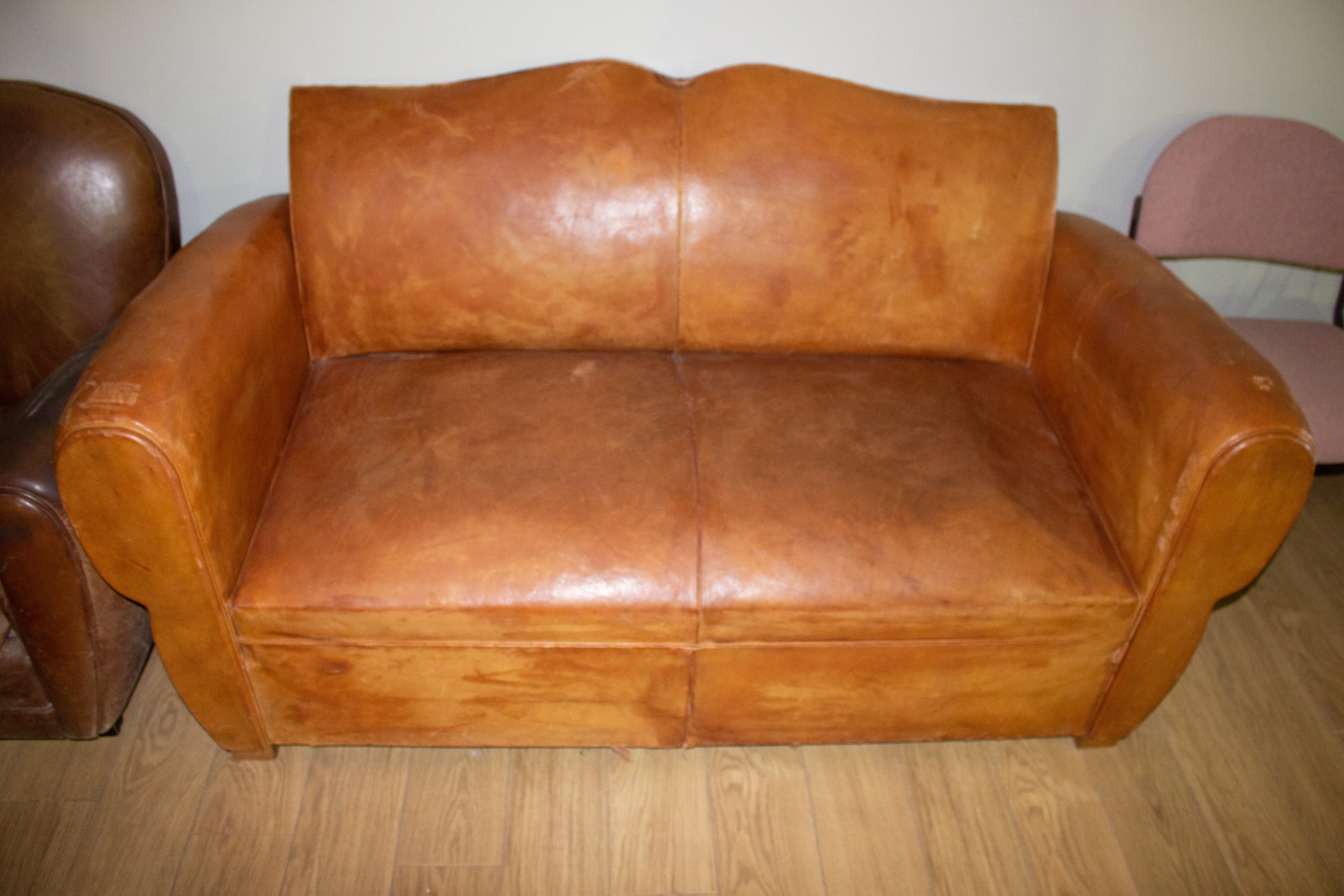 Leather French heart back sofa