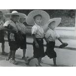 ROBERT CAPA - Budapest 1913 - Thái Bình, Vietnam 1954 - Chinese War Orphans - [...]