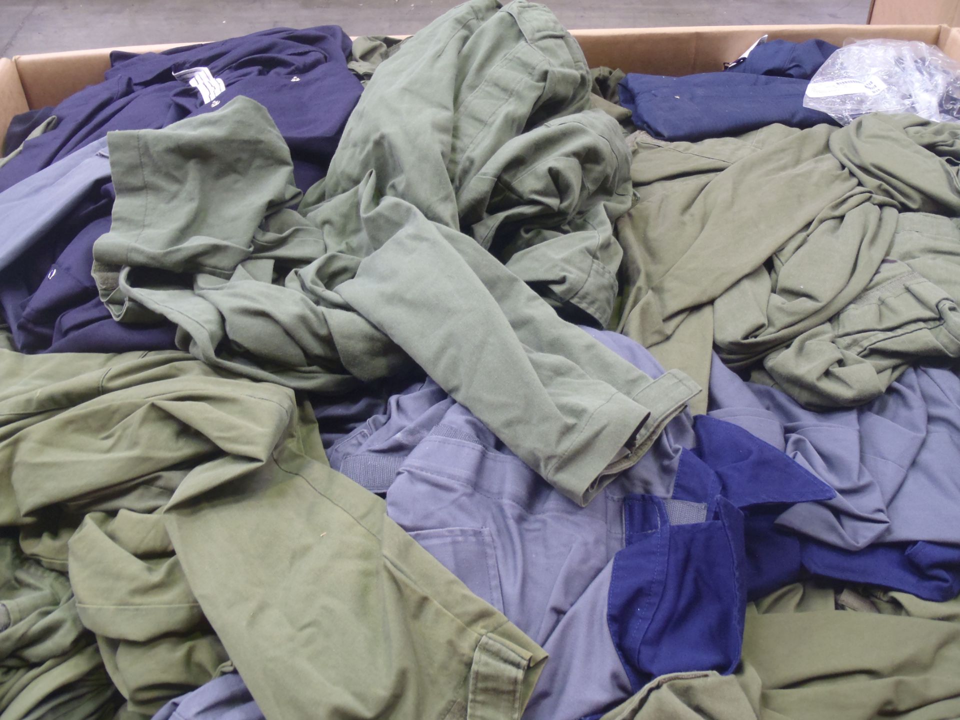 PALLET OF COVERALLS - GRADE 1 USED