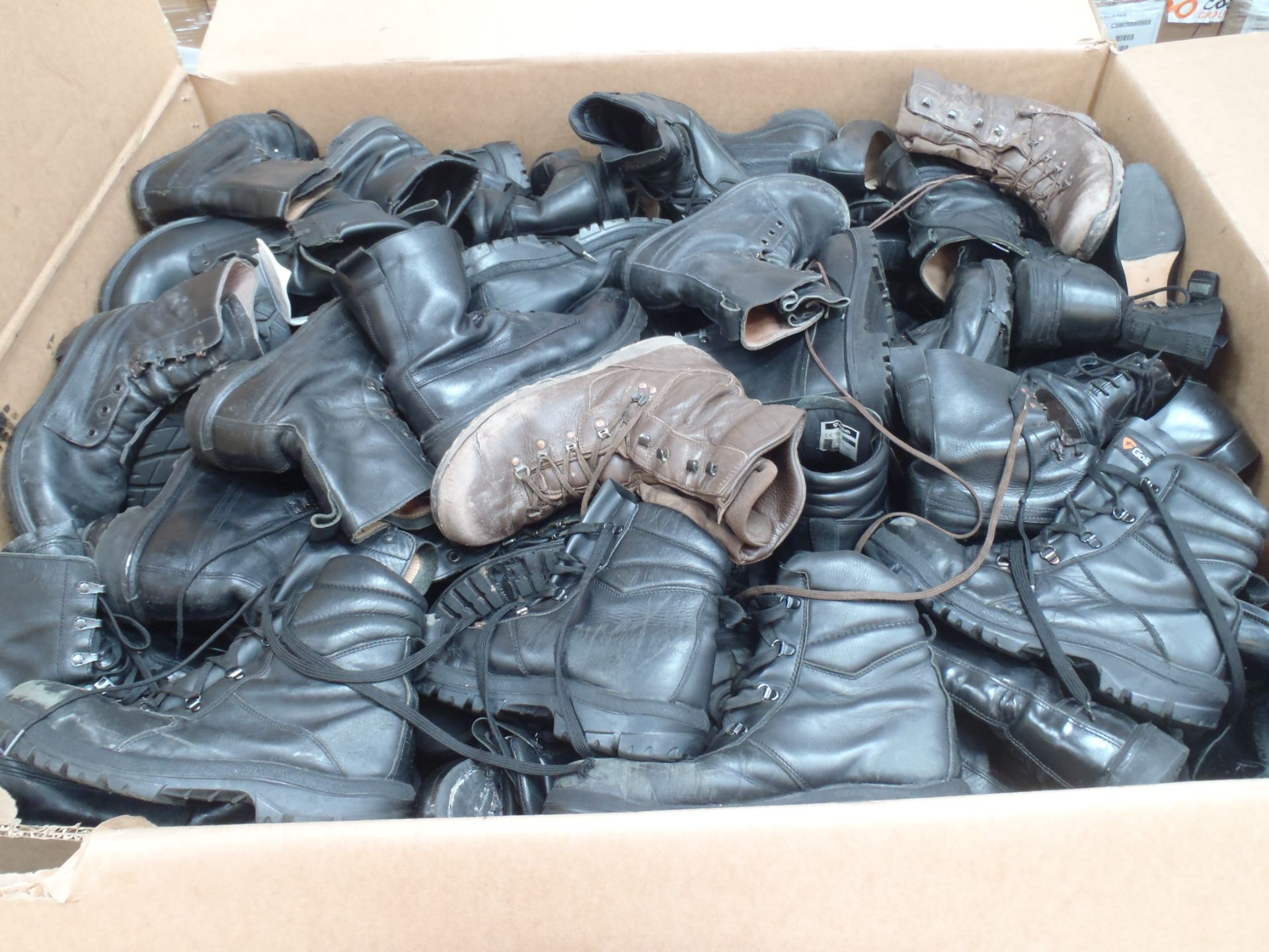 PALLET OF BOOTS - USED CONDITION - UNGRADED