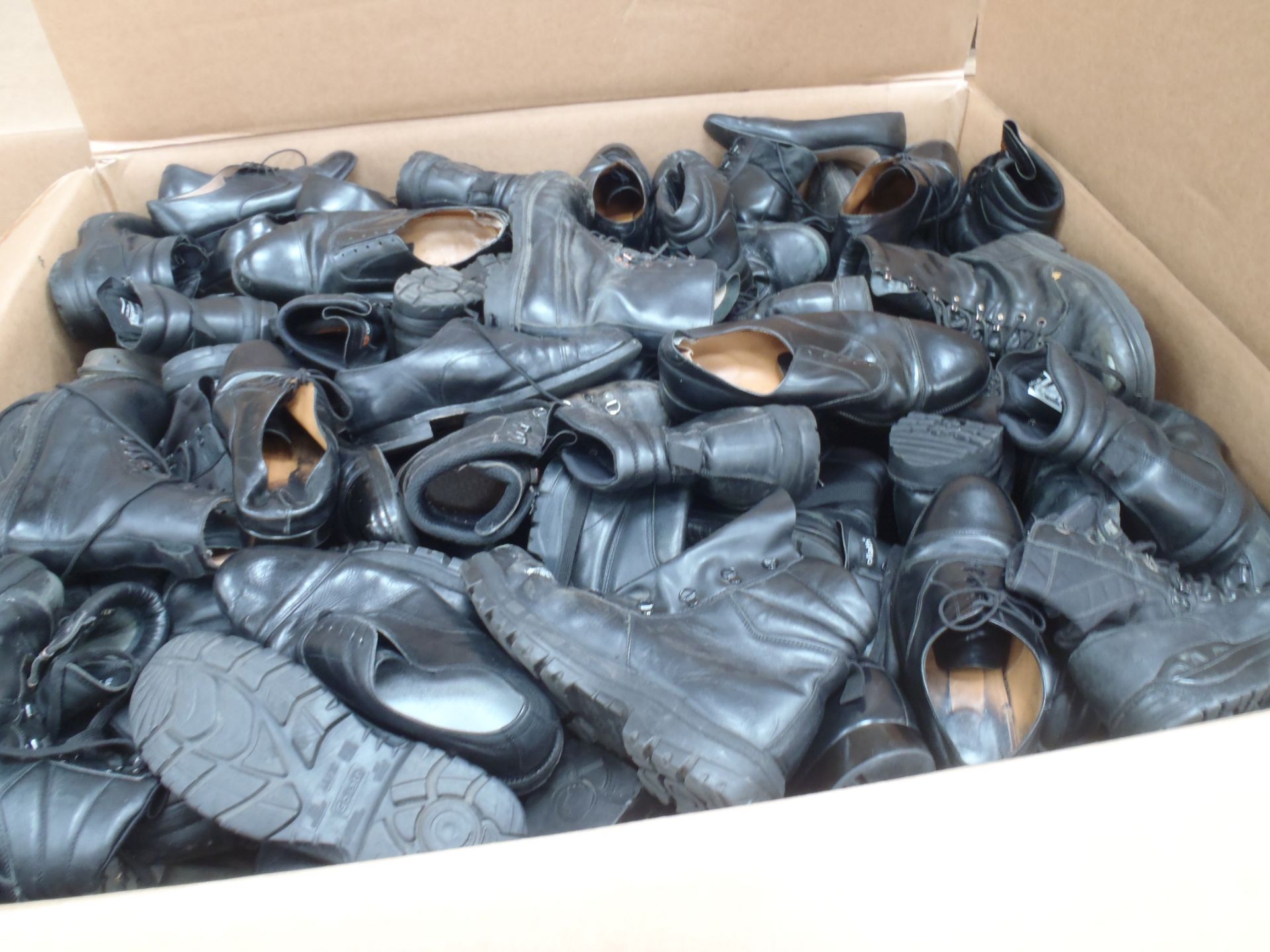 PALLET OF BLACK BOOTS/SHOES - USED CONDITION - UNGRADED