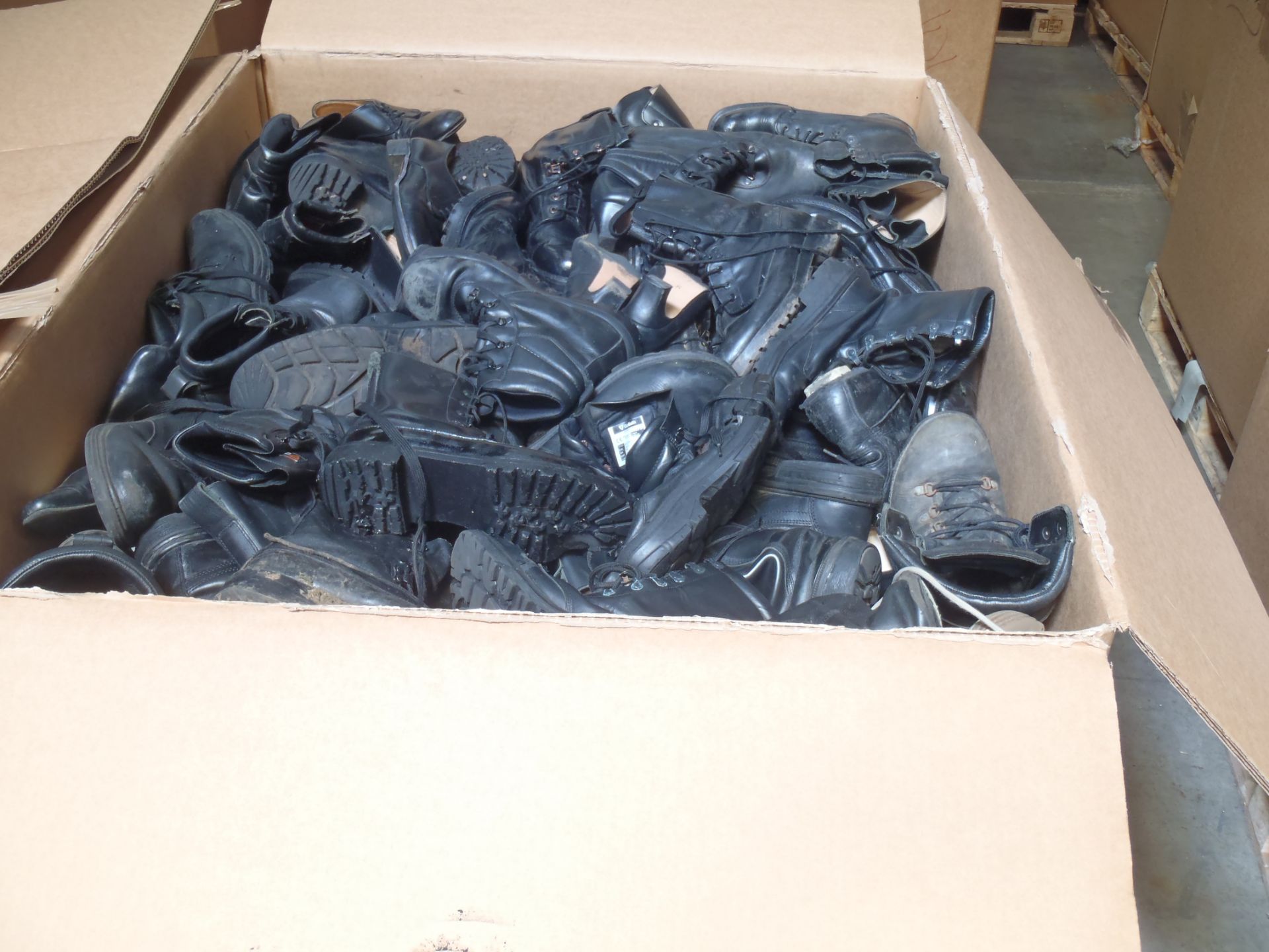 PALLET OF BLACK BOOTS/SHOES - USED CONDITION - UNGRADED