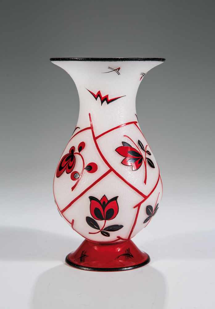 Bedeutende und seltene Vase "Opal mit kaiserrot" Michael Powolny (Formentwurf) 1918, Marey Beckert-