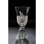 Pokal "Getreideernte" Emil Sprachta, Prag, um 1930 Farbloses Glas mit Schliff und Tiefgravur. Dekor: