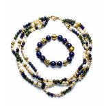 Collier und ArmbandDreireihiges Collier mit Perlen, Nephrit und Lapis-Kugeln und Rondellen aus 333-