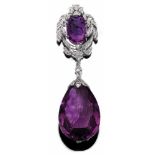 Amethystanhänger mit Diamanten585-er Weißgold, ca. 10,0 g. Anhänger mit filigranem Rahmen aus