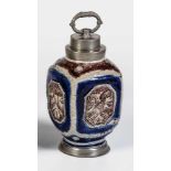 Flasche mit ZinnschraubverschlussWesterwald, um 1680 Sog. Kruke. Graues, teils kobaltblau und