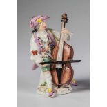 CellospielerMeissen, um 1770 - nach einem Modell von Johann Elias Meyer Auf rundem, mit Rocaillen,