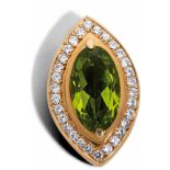 Anhänger mit Peridot und Brillanten750-er Gelbgold, ca. 7,1 g. Moderner Wechselschließen-Anhänger,