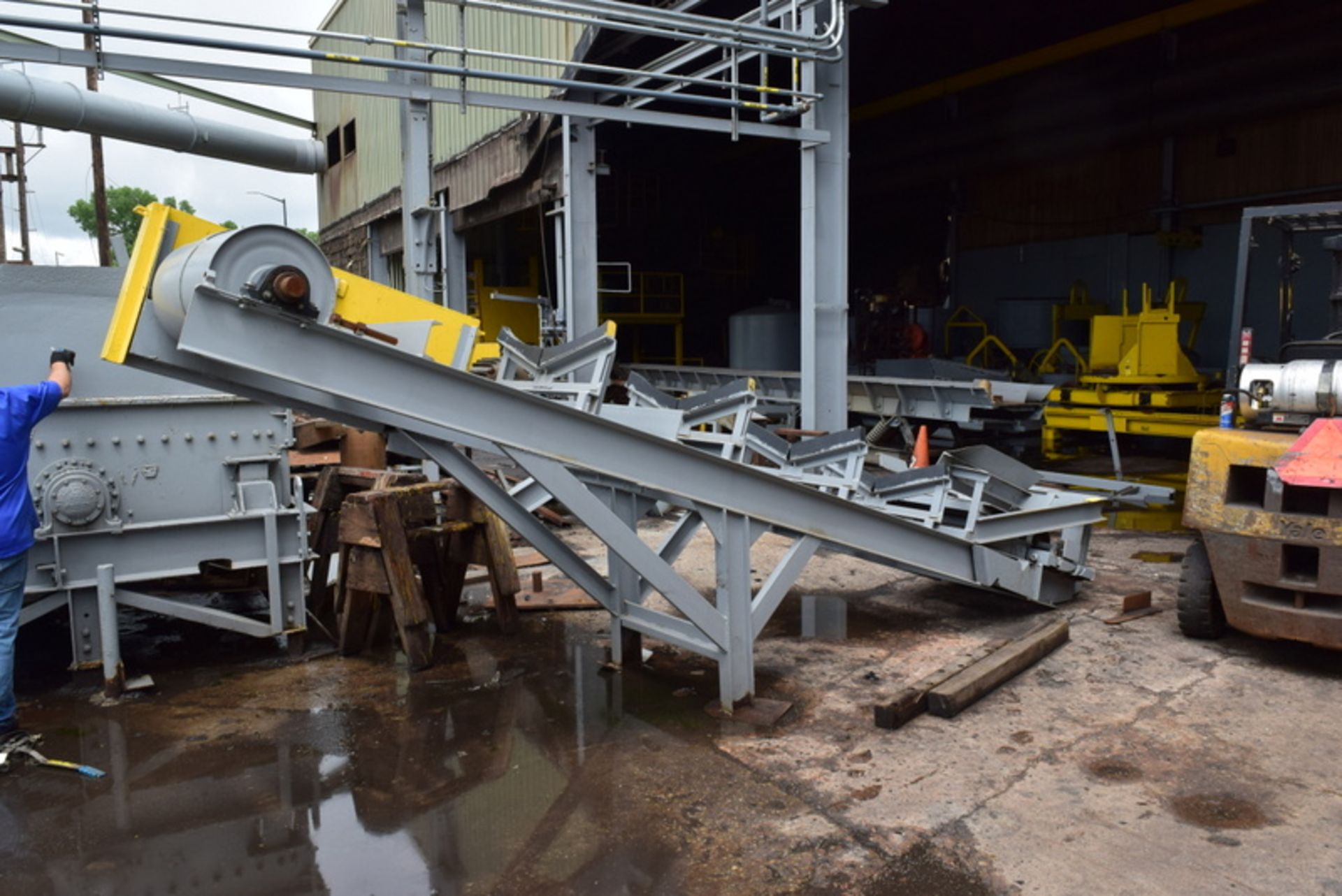 24” x approx. 15’ belt conveyor