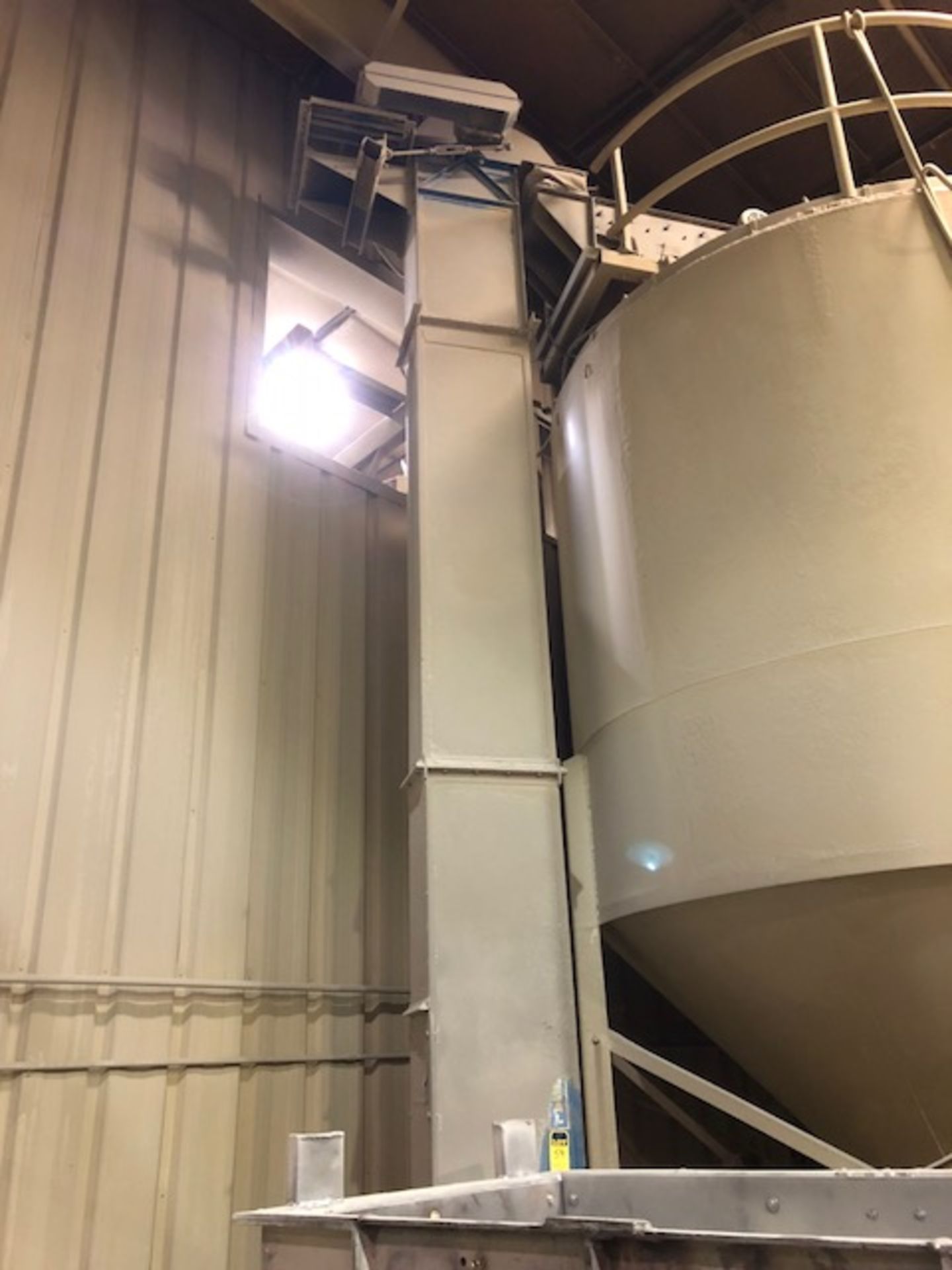 Universal bucket elevator approx. 20’ and screen, 18" x 77", subject to group bid lot# 57 -