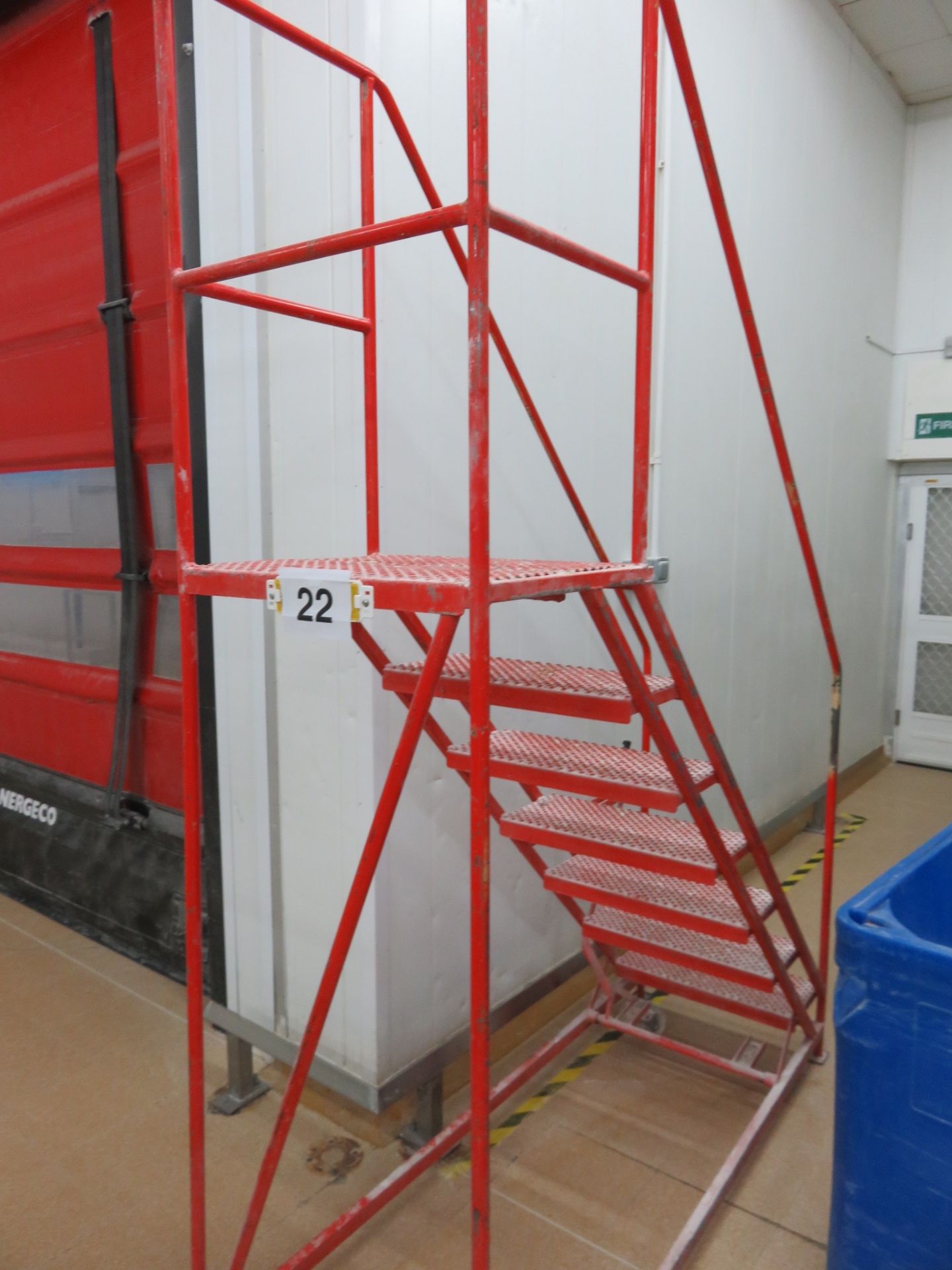 Mobile platform Steps. Approx. 1500mm to platform. Lift Out £15