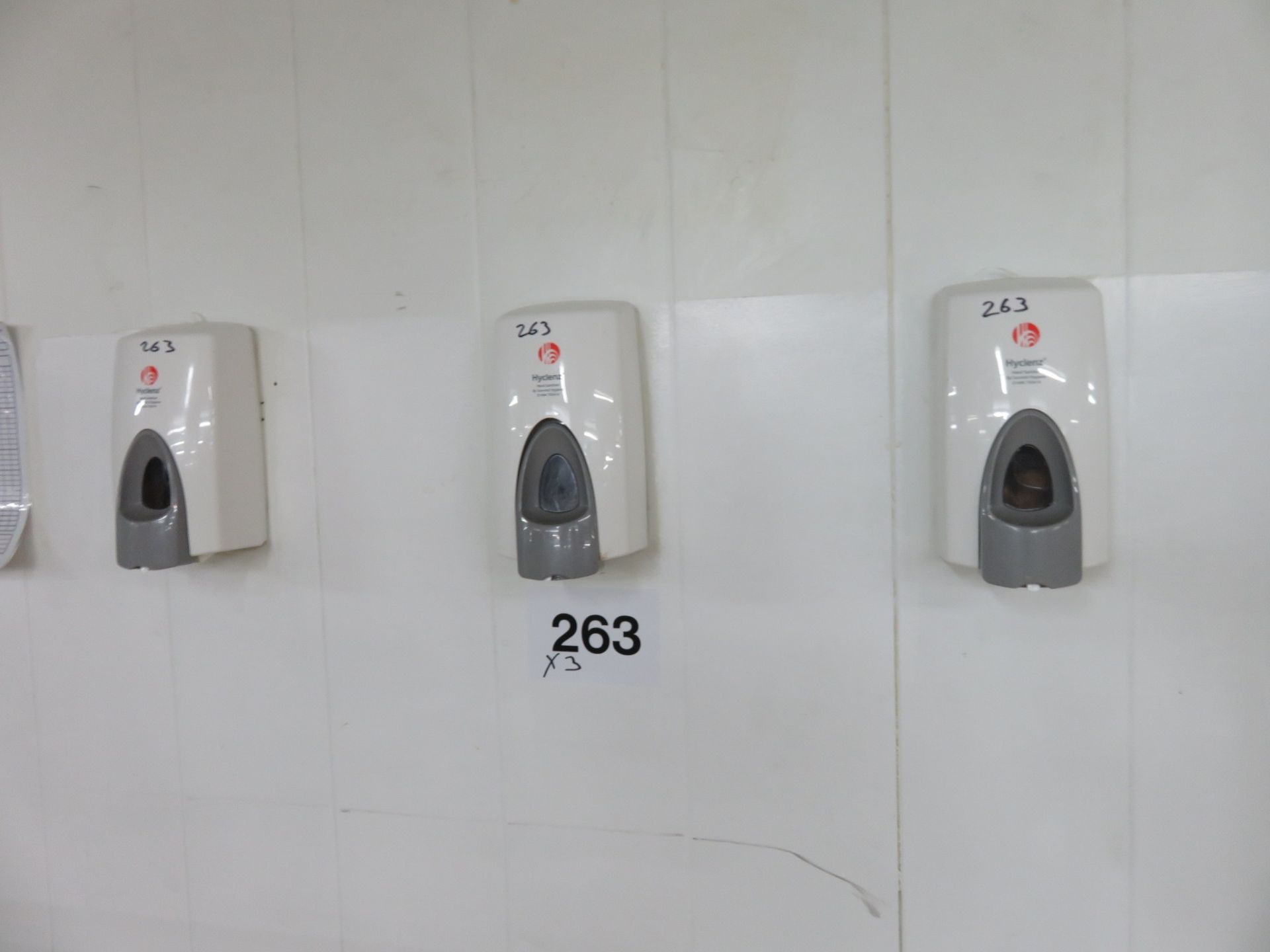 3 x Wall mounted hand dispensers . Lift Out £10