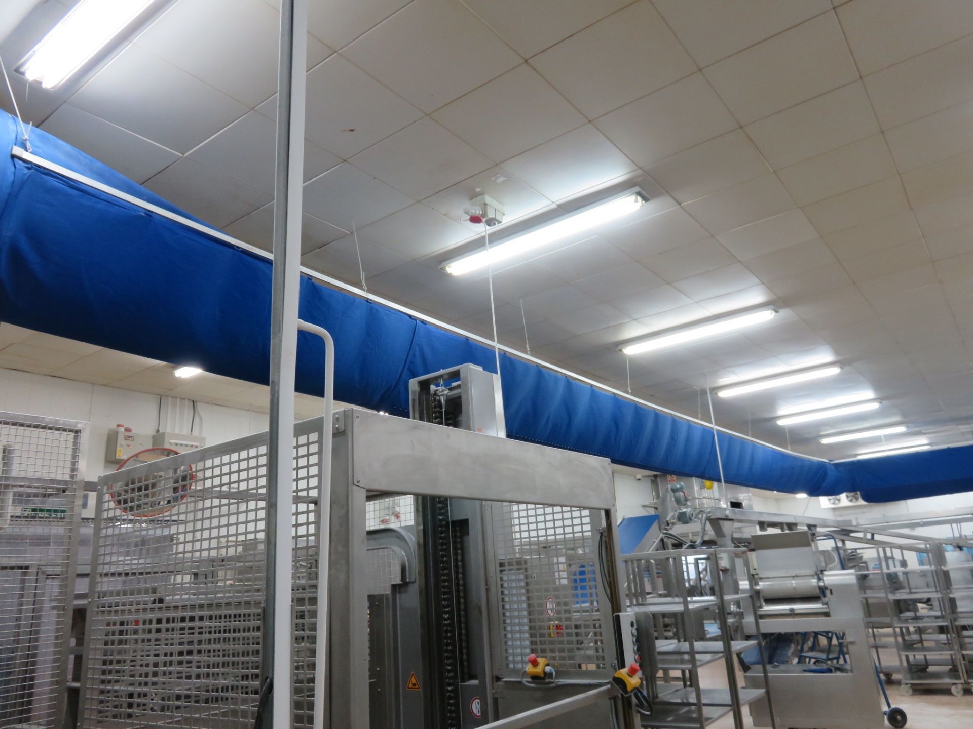 Air Handling System with 3 socs. Lift Out £320 - Image 2 of 3
