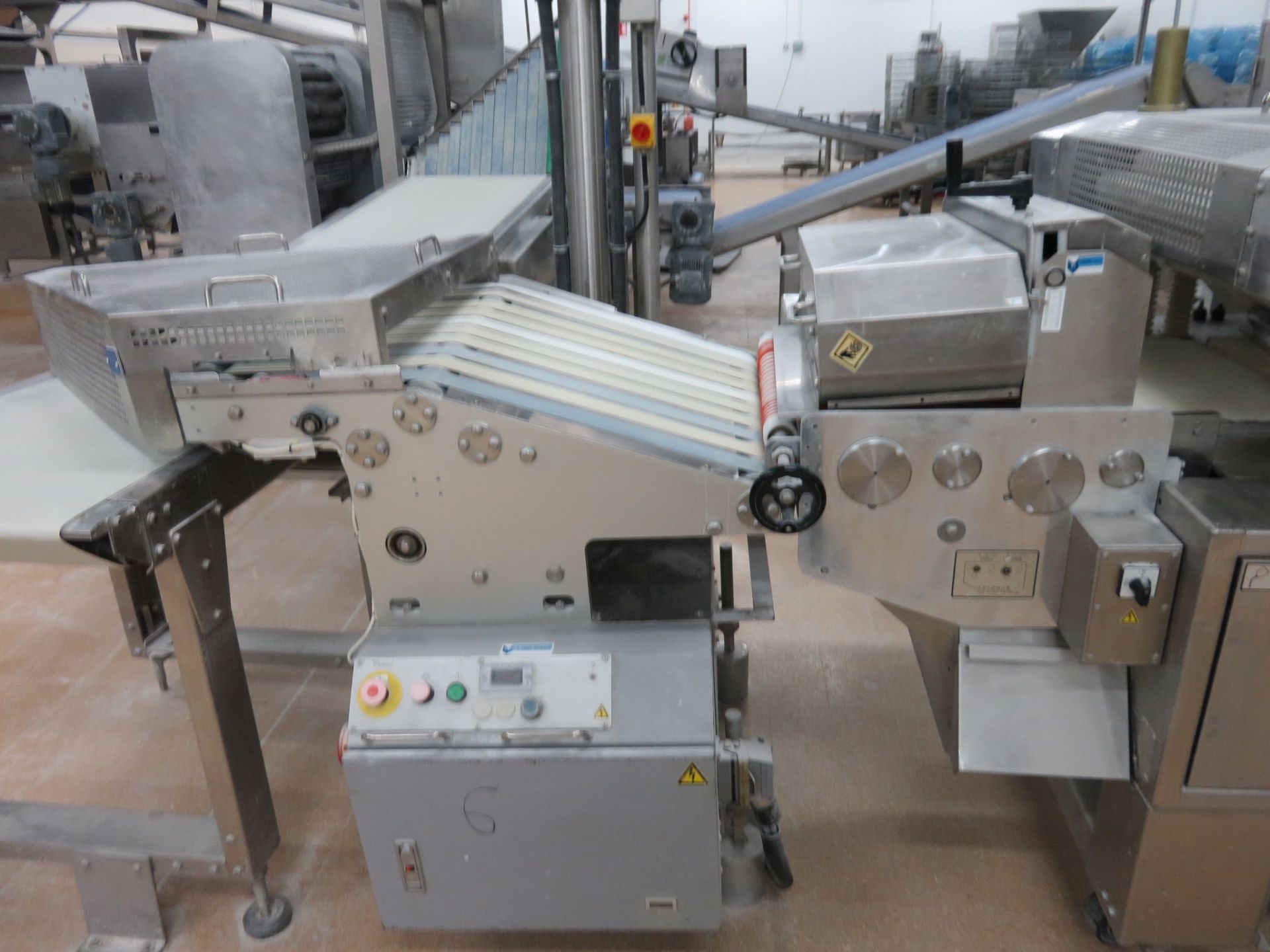 Complete Rheon sheet making line/Fat Pump/Stretcher/Compact sheet maker / VX602 900mm belt LO£1500 - Image 18 of 25