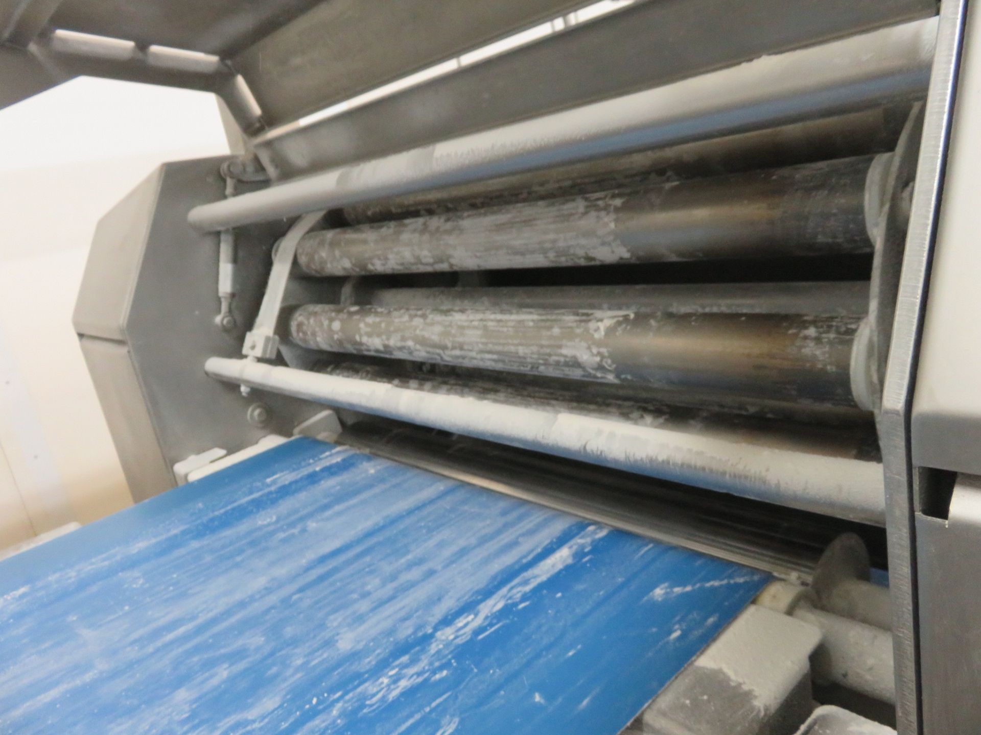 Complete Tromp Line Puff pastry make-up line 850mm wide x 8 meters long. Multi roller.Lift Out £950 - Bild 5 aus 11