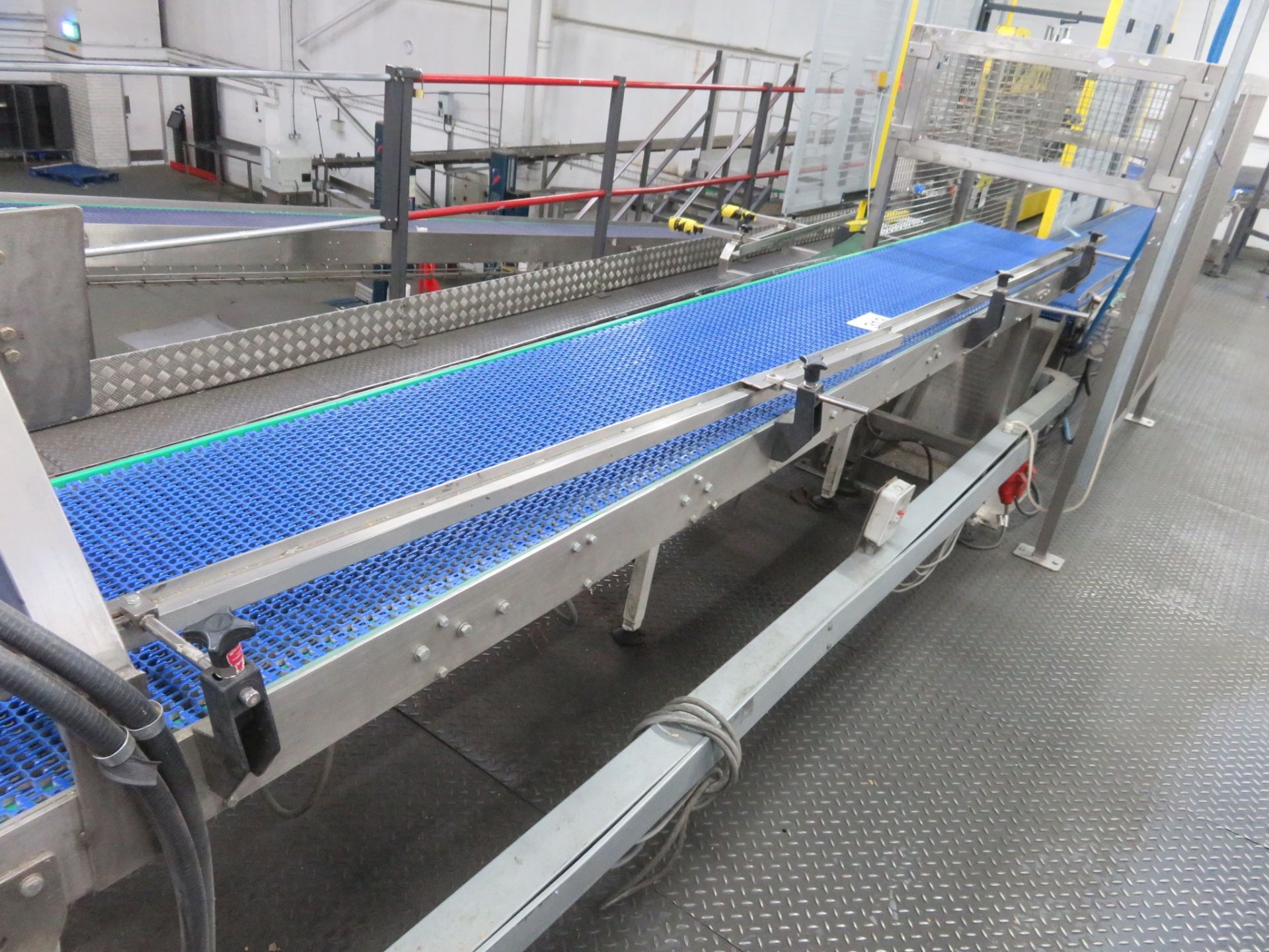 Conveyor approx. 4000mm x 450mm wide intro lox belt . Lift Out £200 - Image 2 of 2