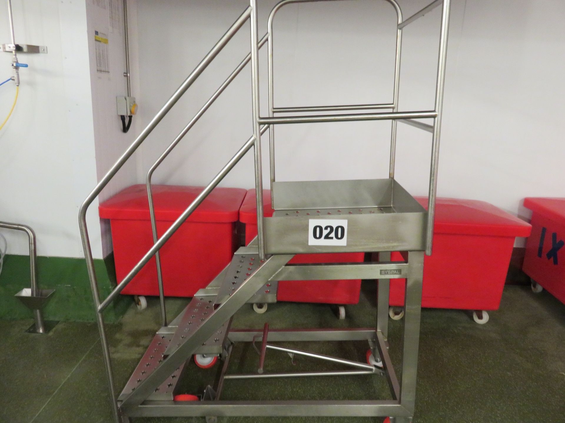 S/s Personnel Steps. Mobile. Approx. 900mm to platform, platform 600 x 600mm. Lift out £20