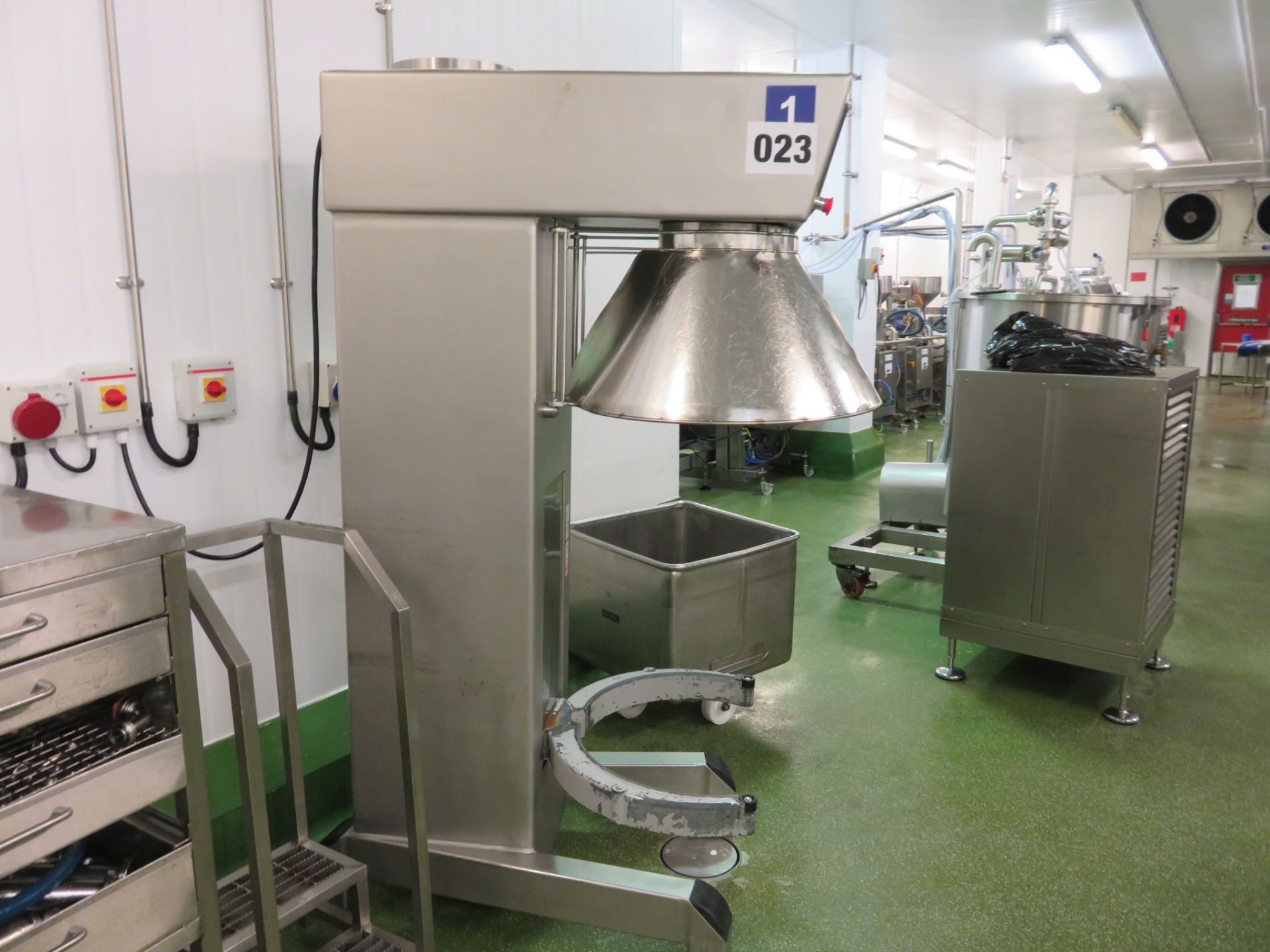 Bear Varimixer Model AE140/VL4. Twin Head. S/s With Whisk & 3 x S/s Bowls on dollies. Lift out £60 - Image 3 of 6