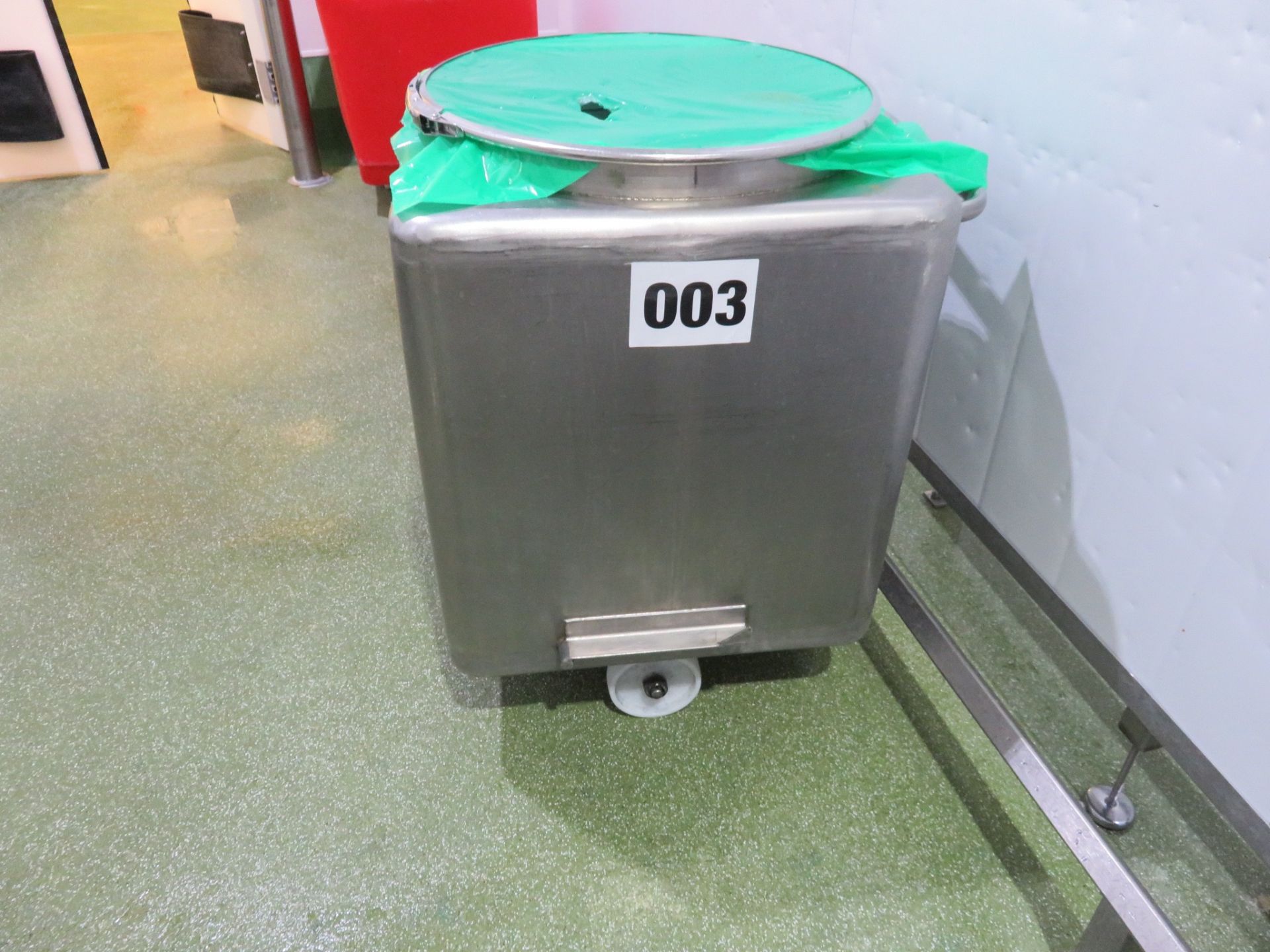 2 x S/s Mobile liquid bins with bottom side discharge. Approx. 600 x 600 x 880mm high. Lift Out £20