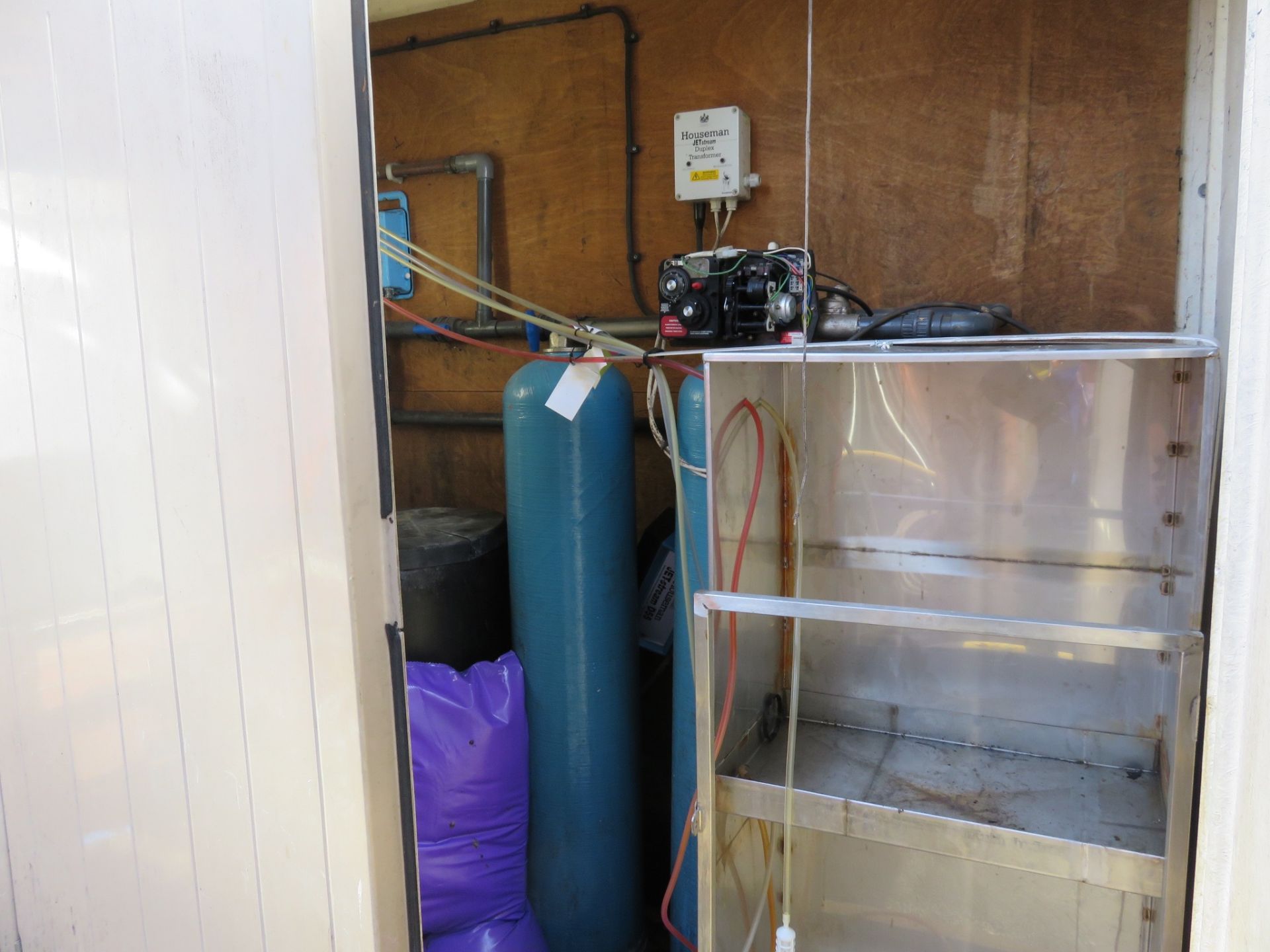 Water Softening Plant in its own metal cabinet, complete with bags of salt. Lift Out £80 - Image 2 of 2