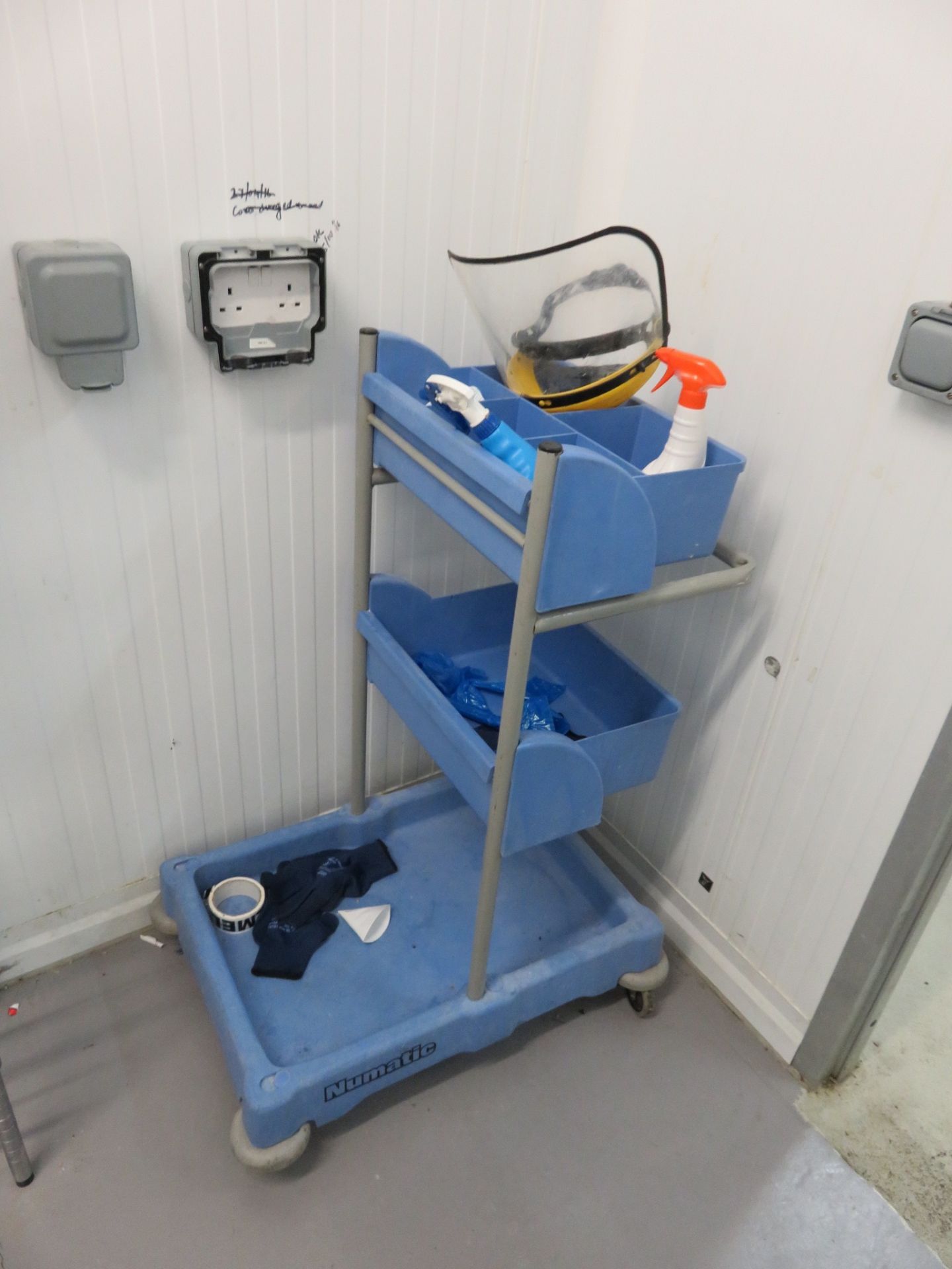 Shelving & Trolley Lift out charge £15 - Bild 3 aus 3