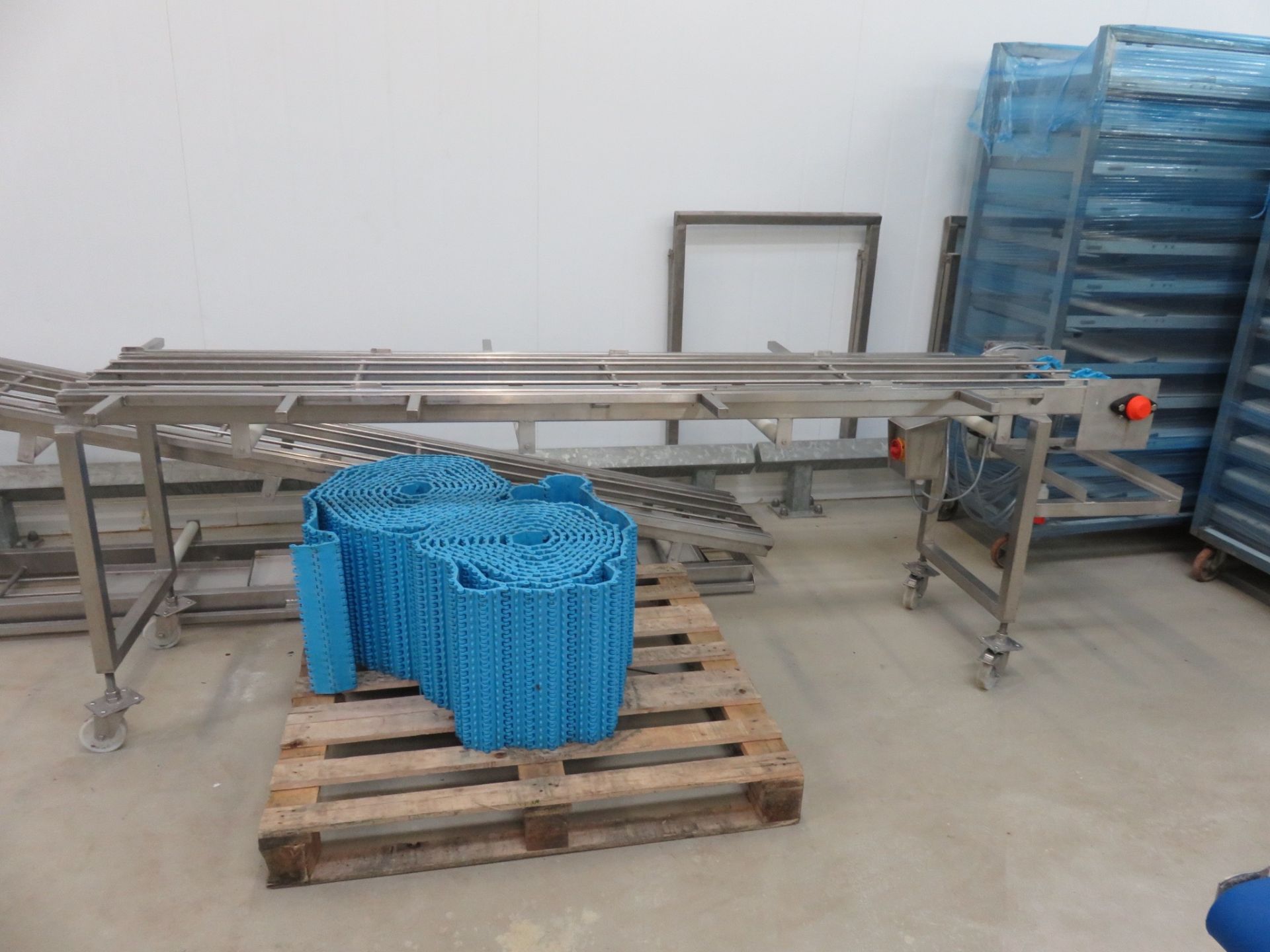 Conveyor 400mm wide belt with 4 x section lengths approx.. 2700mm each. Lift out £30 - Bild 4 aus 4