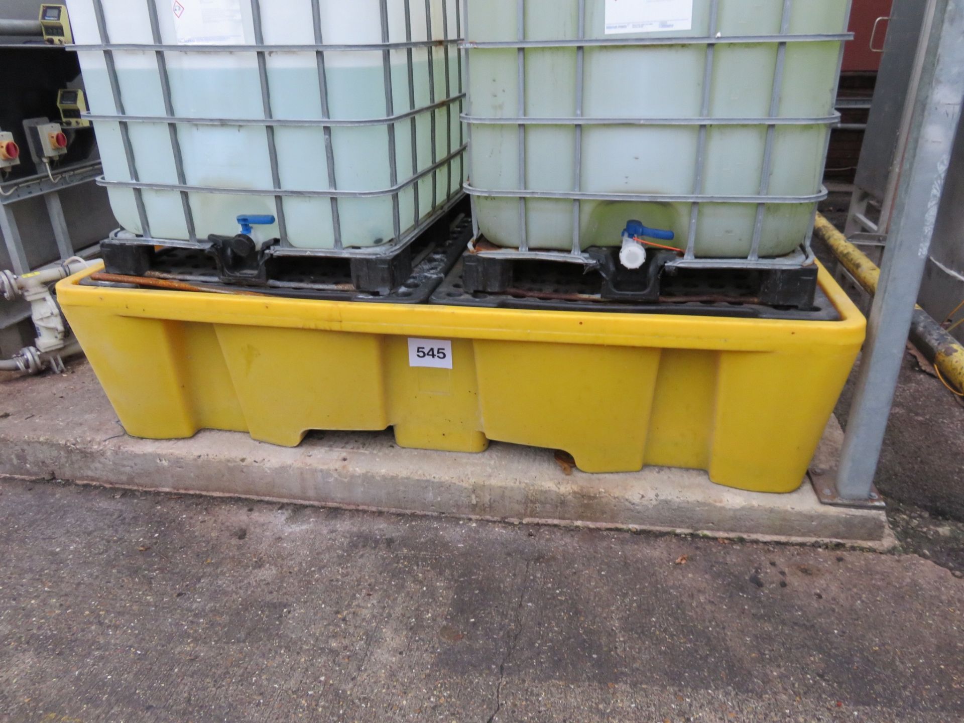 Chemical Bund approx. 2400mm x 1500mm. Lift out charge £15