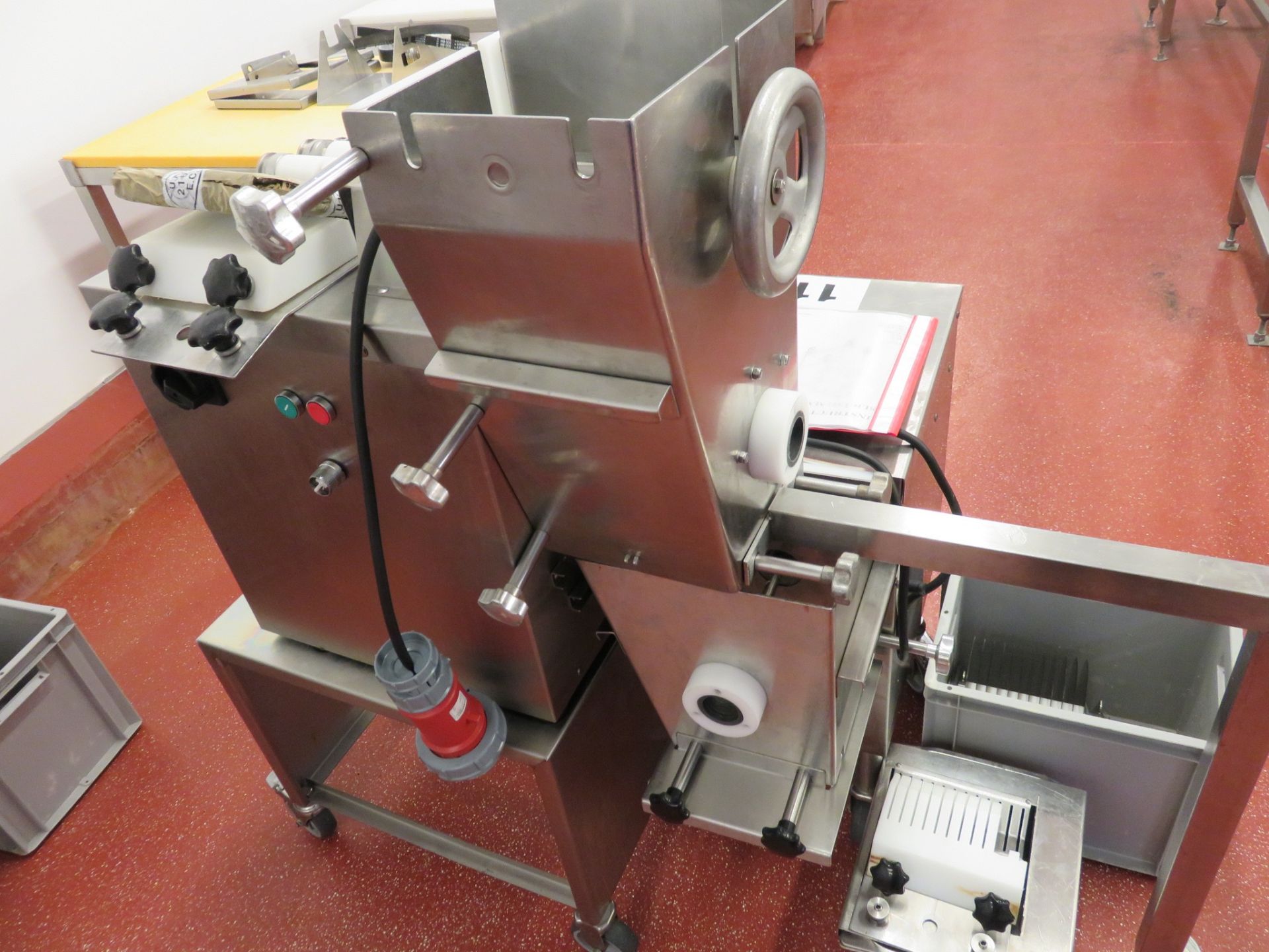 Fendo Slicer F-19 . Strip Slice system 5mm one way and 15mm. Lift Out £30 - Image 2 of 5