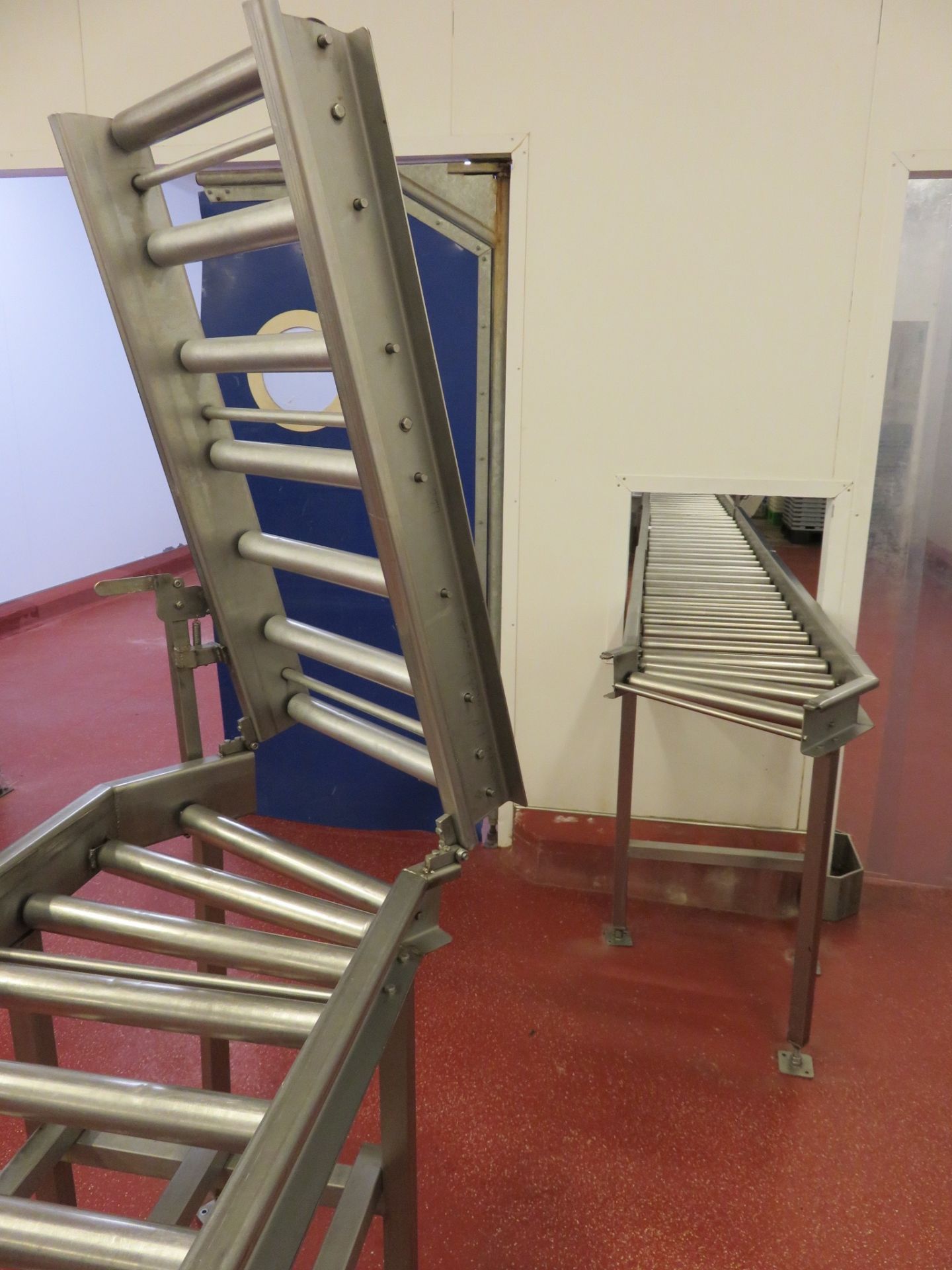 Roller Conveyor. Approx 10 metres x 500mm wide. with 4 Work Stations. Lift Out £80 - Image 3 of 4