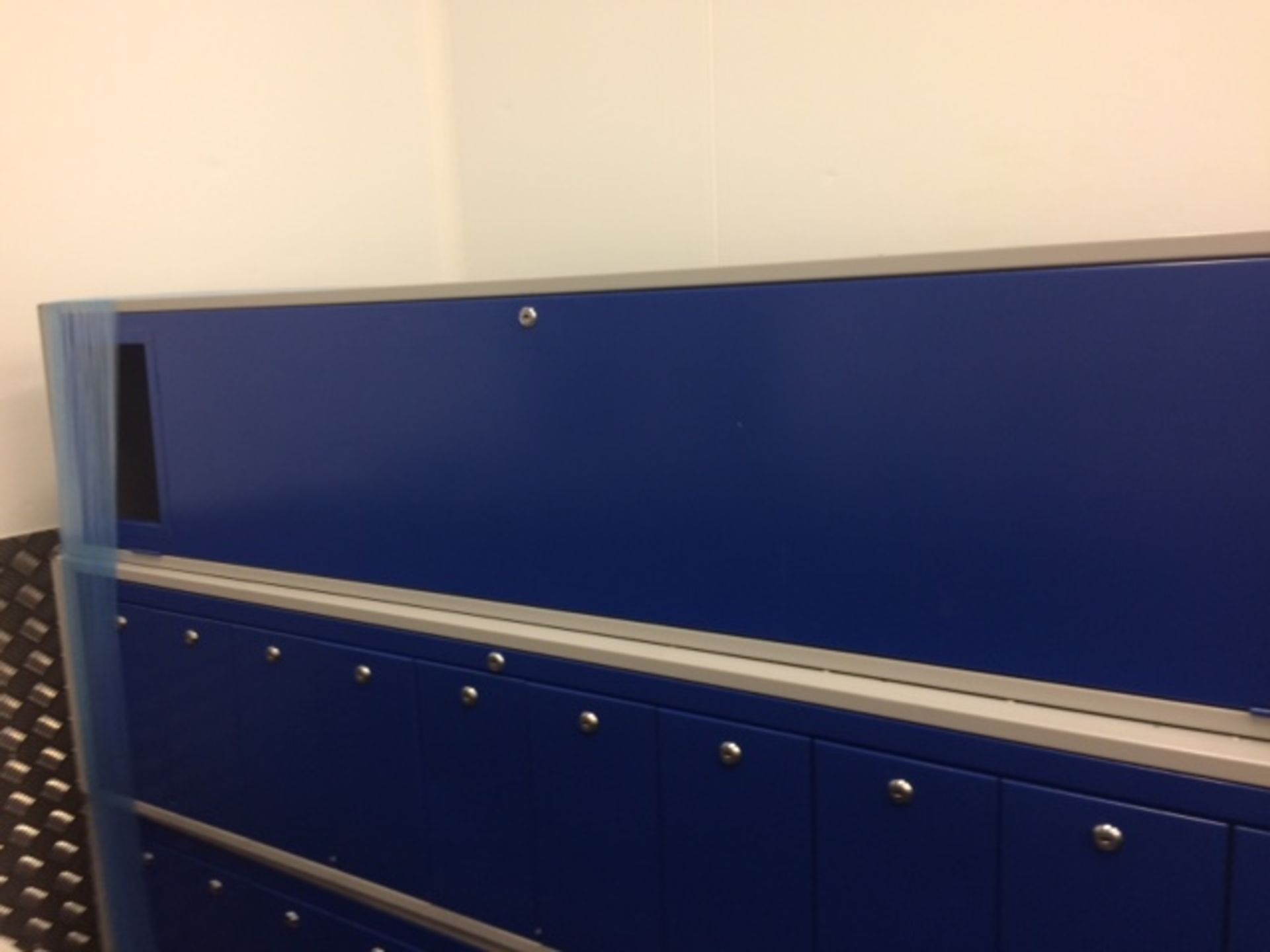 13 Bank lockers. 3 x 5 compartments. 3 x 10 compartments. 1 x Laundry. Lift Out £35 - Image 5 of 6