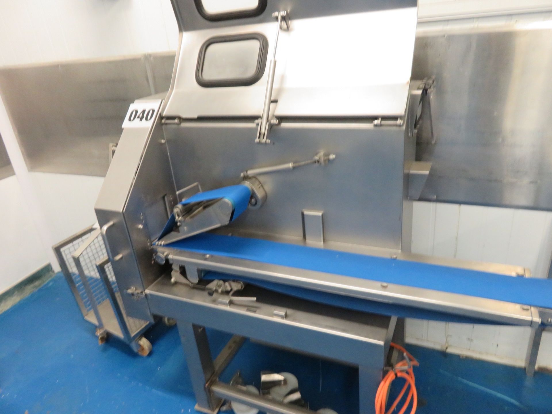 Kronen GS10 slicer with spare blade, all s/s, new belt adn 4 wheels & hold down belt. LO £60 - Image 5 of 5
