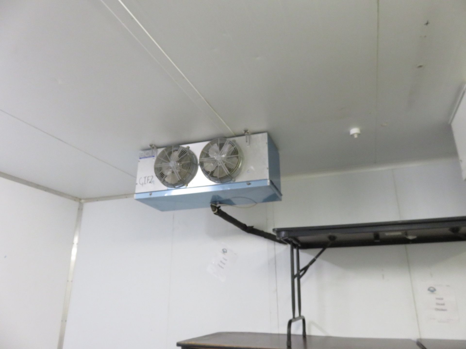 Freezer Room: Panelling Approx 6800 x 5700x 2800mm high. Searle 3 fan evap GIF1. LO £500 - Image 5 of 10