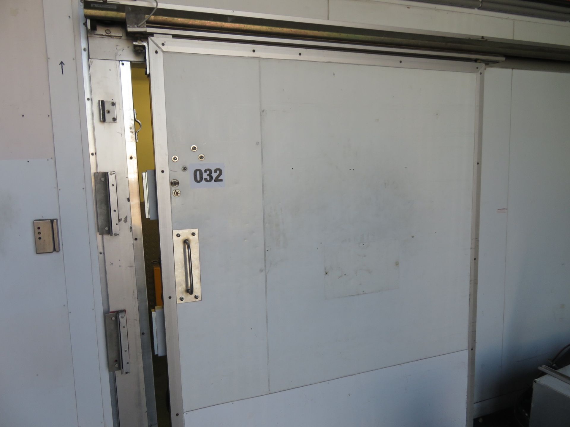 Refrigerated Sliding Door with running gear. Approx 1600 x 2000mm high. LO £120 - Bild 2 aus 2
