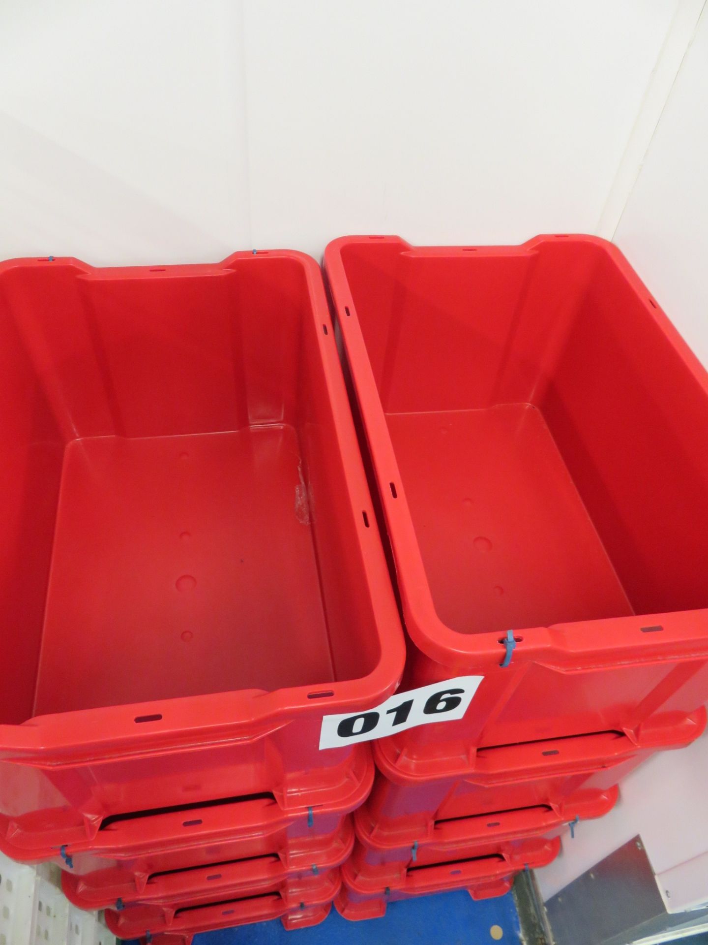 2 x stacks of 4 red Trays on dollies. Total of 8 Trays. approx. internal 530 x 350 x deep. LO £10 - Bild 2 aus 2