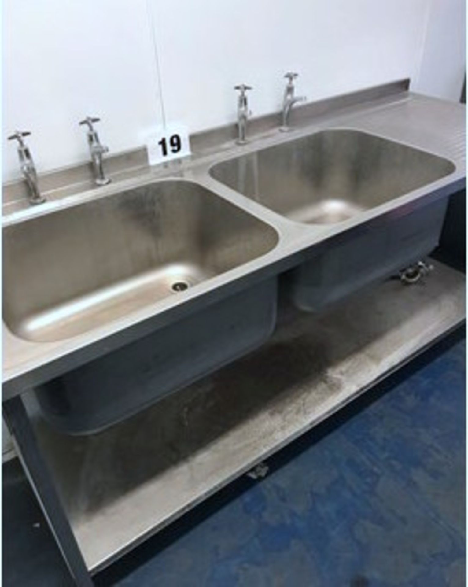 S/S Syspal double sink. Approx. 1800mm long x 865mm high LO £10 - Bild 3 aus 3