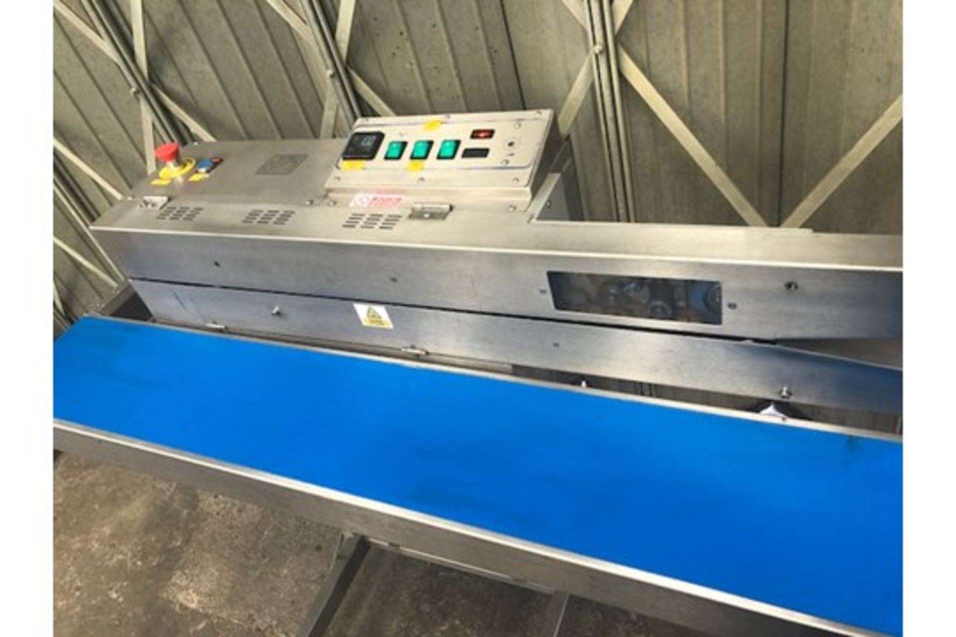 RM heat sealer with conveyor, Located Off Site. lift out £30