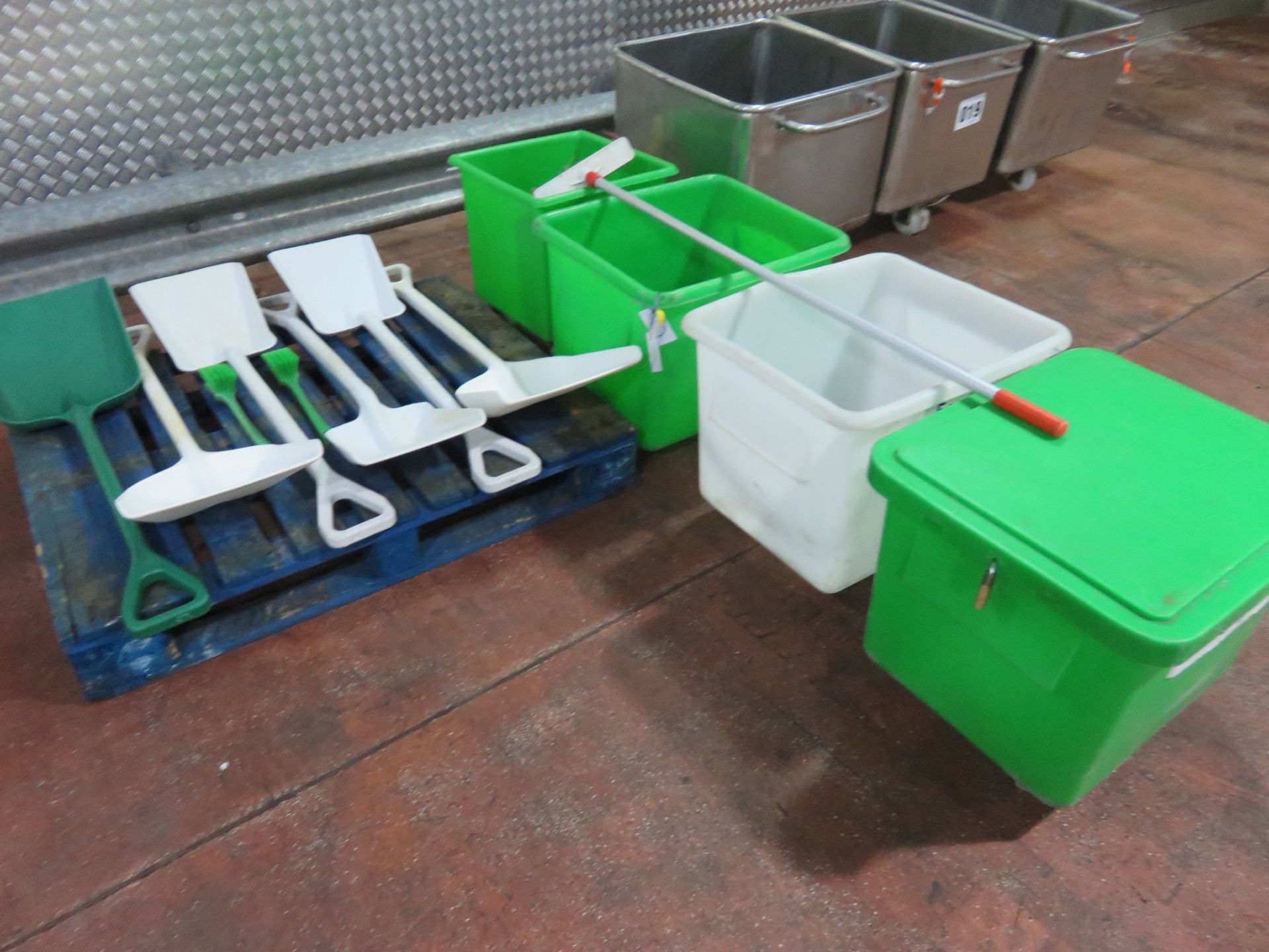 4 x Mobile Bins; 3 x Brushes; 6 x Shovels. Lift Out £10