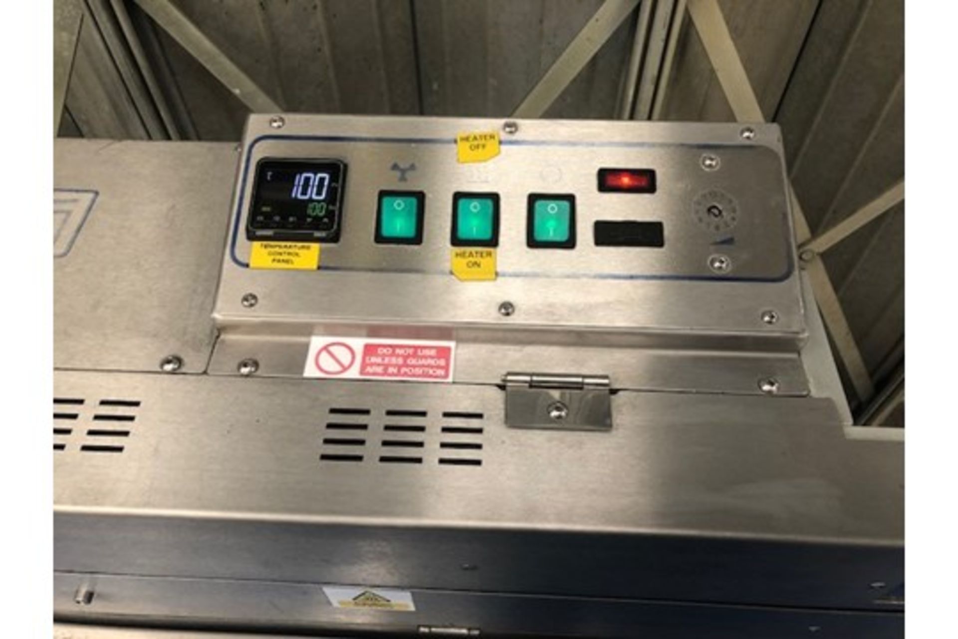 RM heat sealer with conveyor, Located Off Site. lift out £30 - Bild 3 aus 4