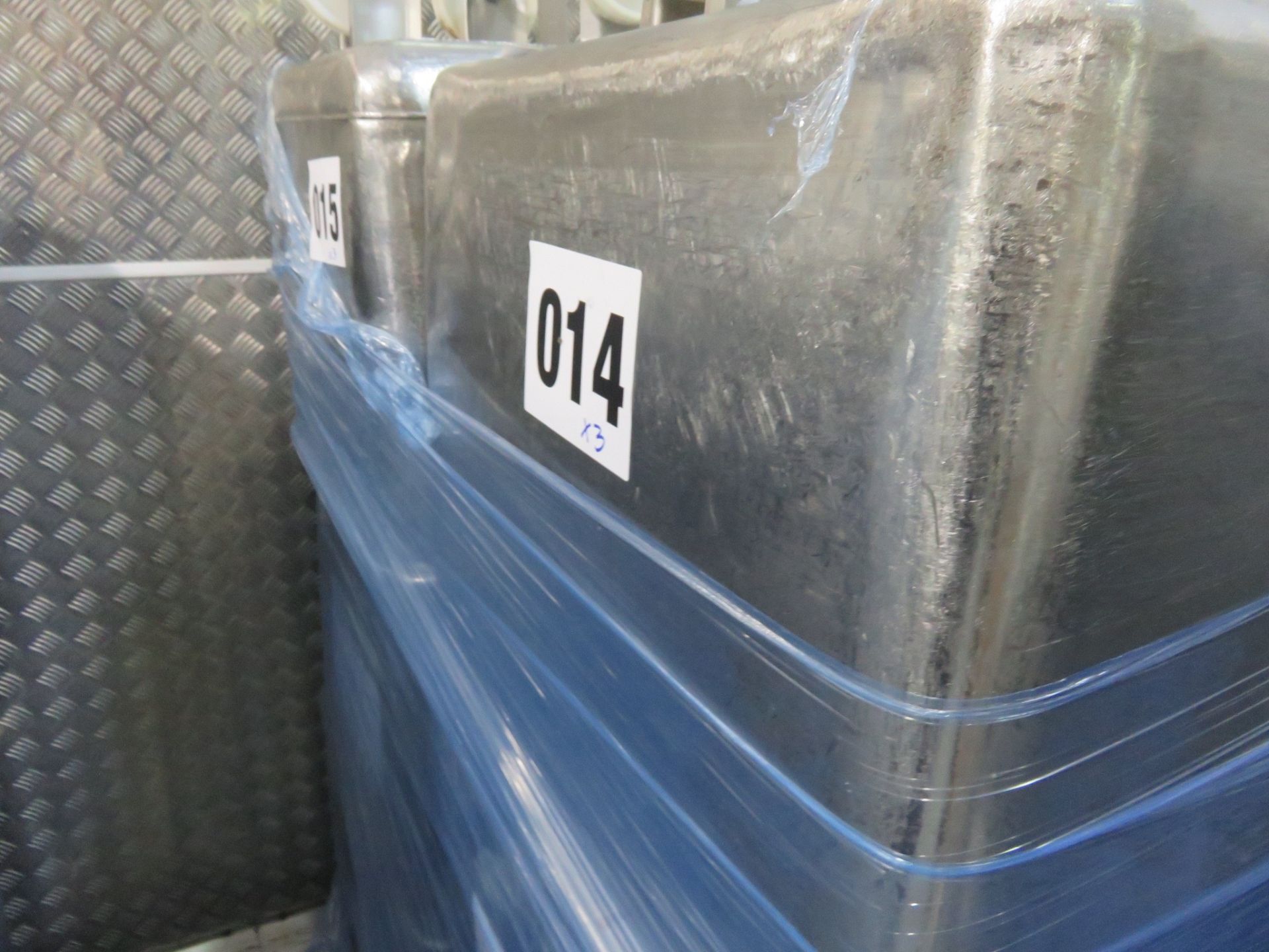 3 x 200 litre S/s Tote Bins. Lift Out £10 - Bild 3 aus 3