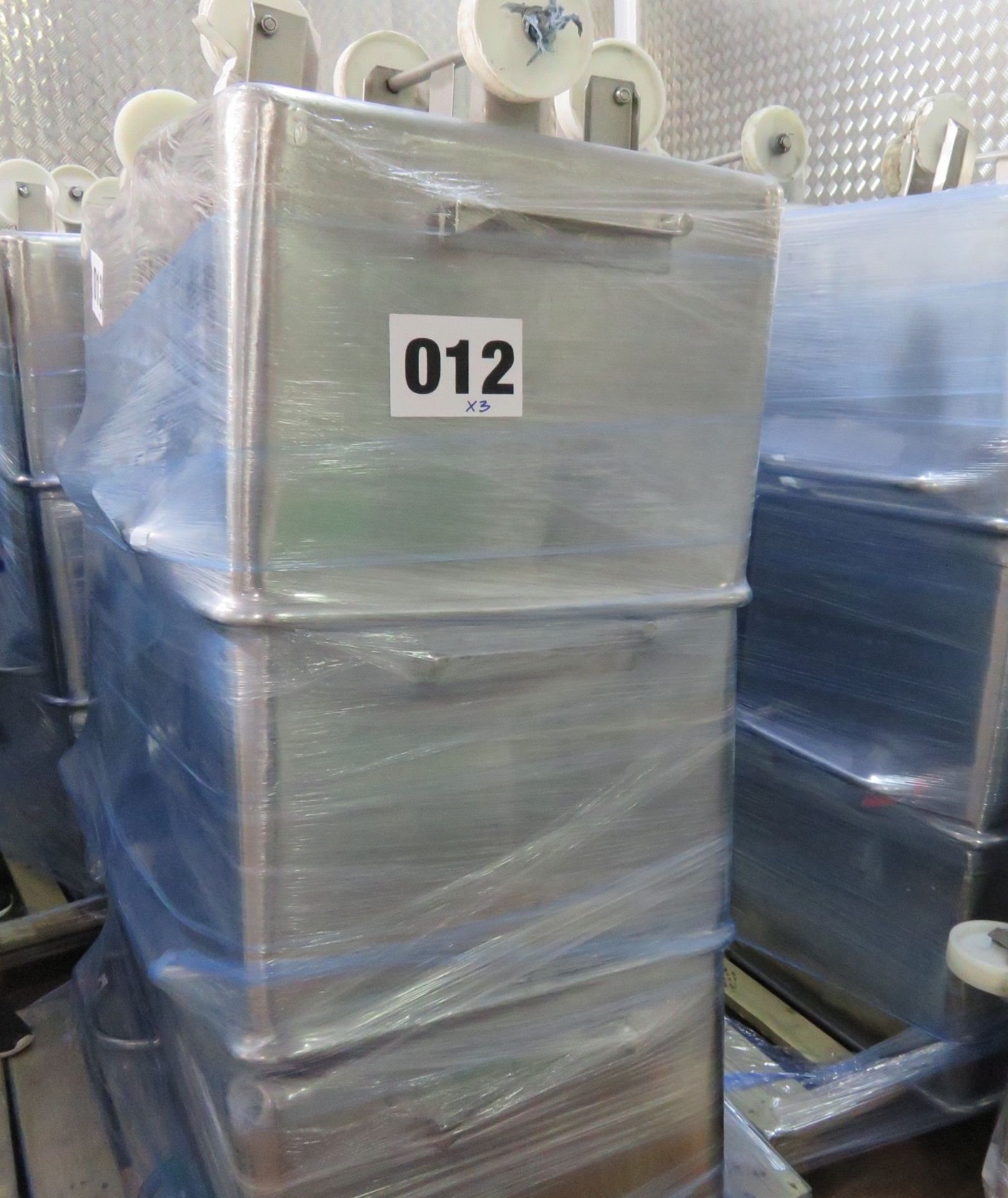 3 x 200 litre S/s Tote Bins. Lift Out £10 - Bild 2 aus 2