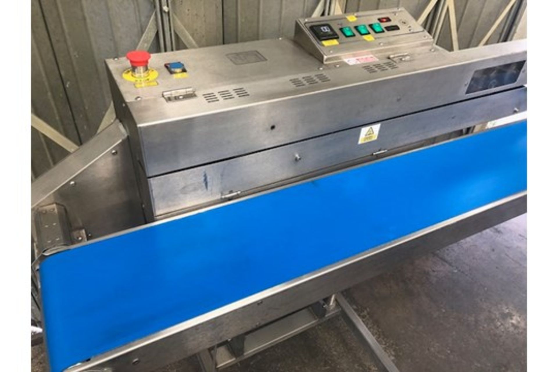 RM heat sealer with conveyor, Located Off Site. lift out £30 - Image 4 of 4