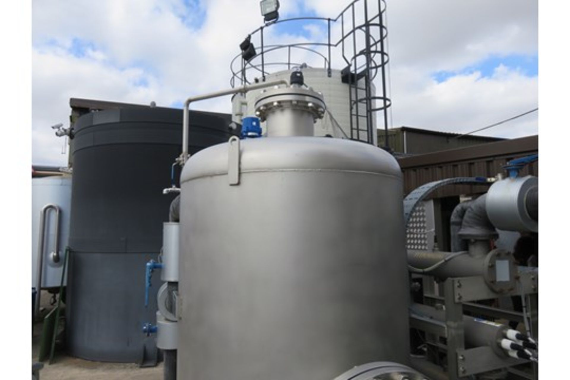 IPS S/s 1,500 litre Year 2015. Lift Out £600