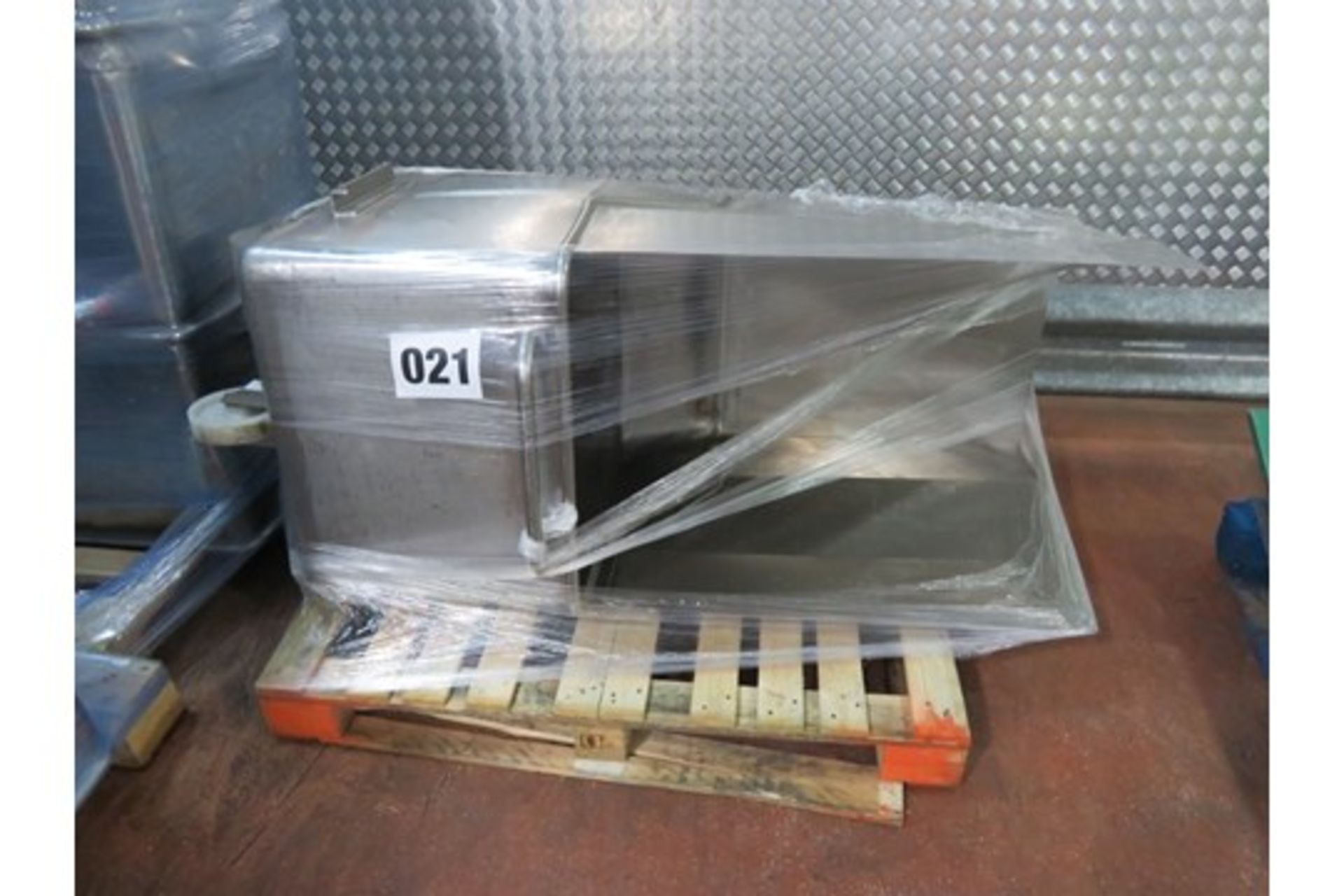1 x 200 litre S/s Tote Bin with Lip. Approx. 1400mm high - Image 2 of 2